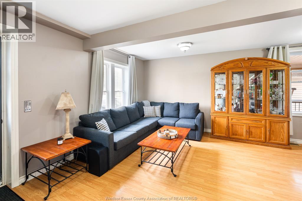 198 Raleigh, Chatham, ON - Indoor Photo Showing Living Room