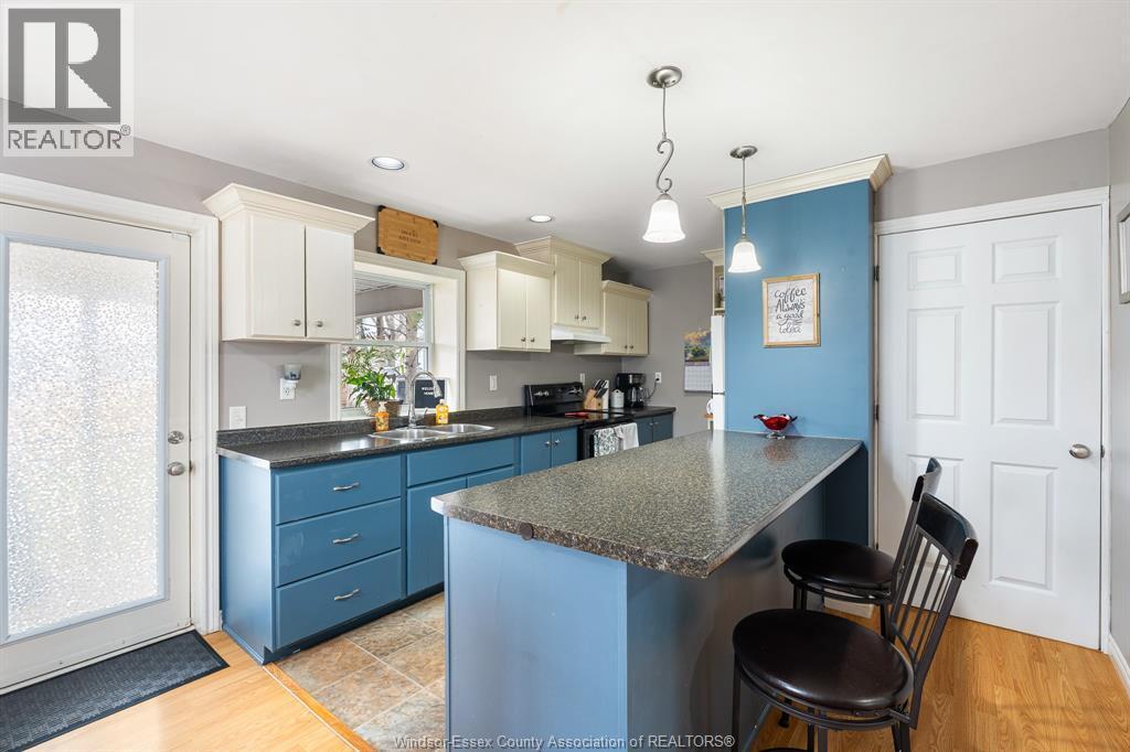 198 Raleigh, Chatham, ON - Indoor Photo Showing Kitchen
