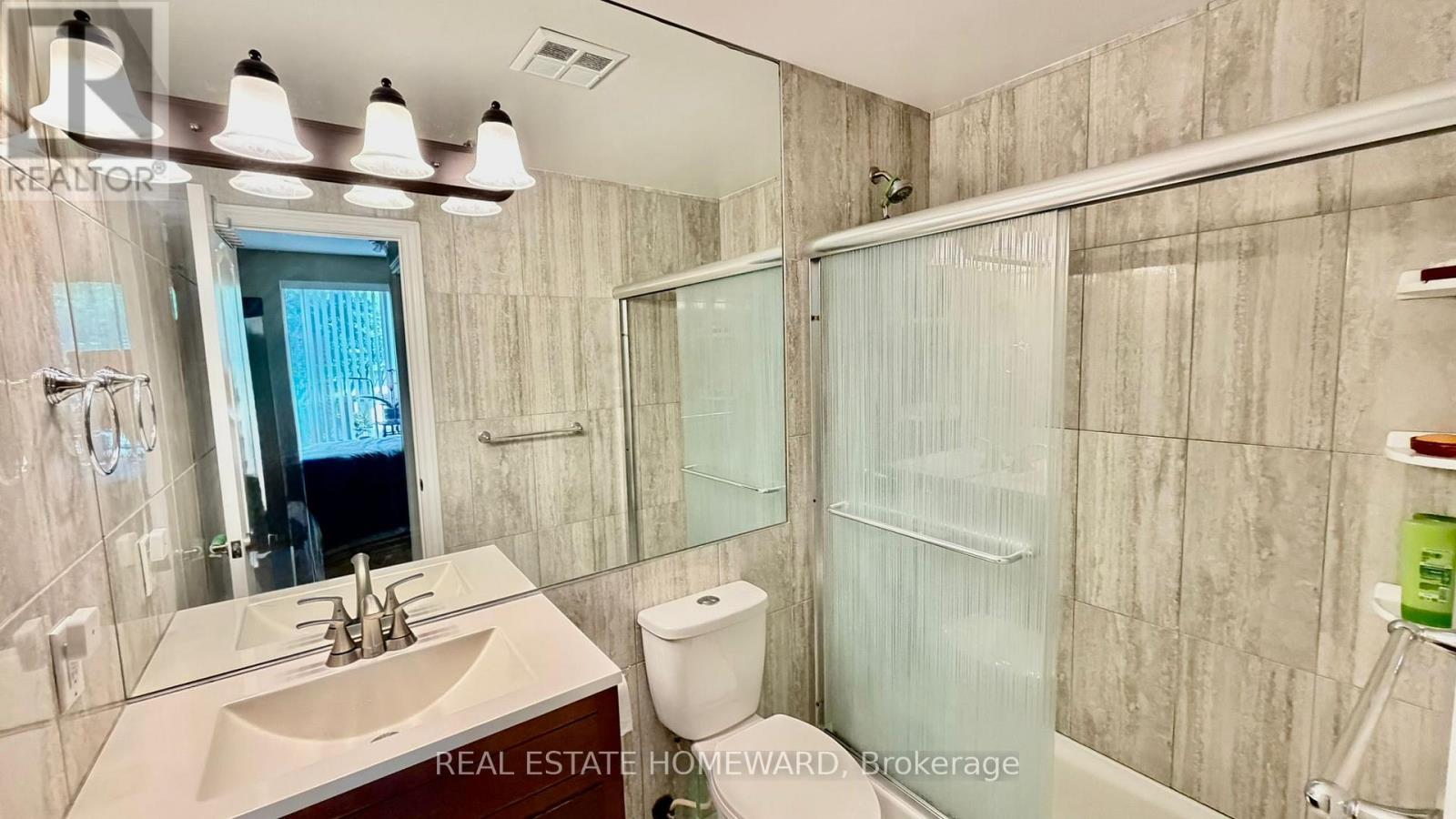 Fully updated master bathroom - 108 - 50 Disera Drive, Vaughan, ON - Indoor Photo Showing Bedroom