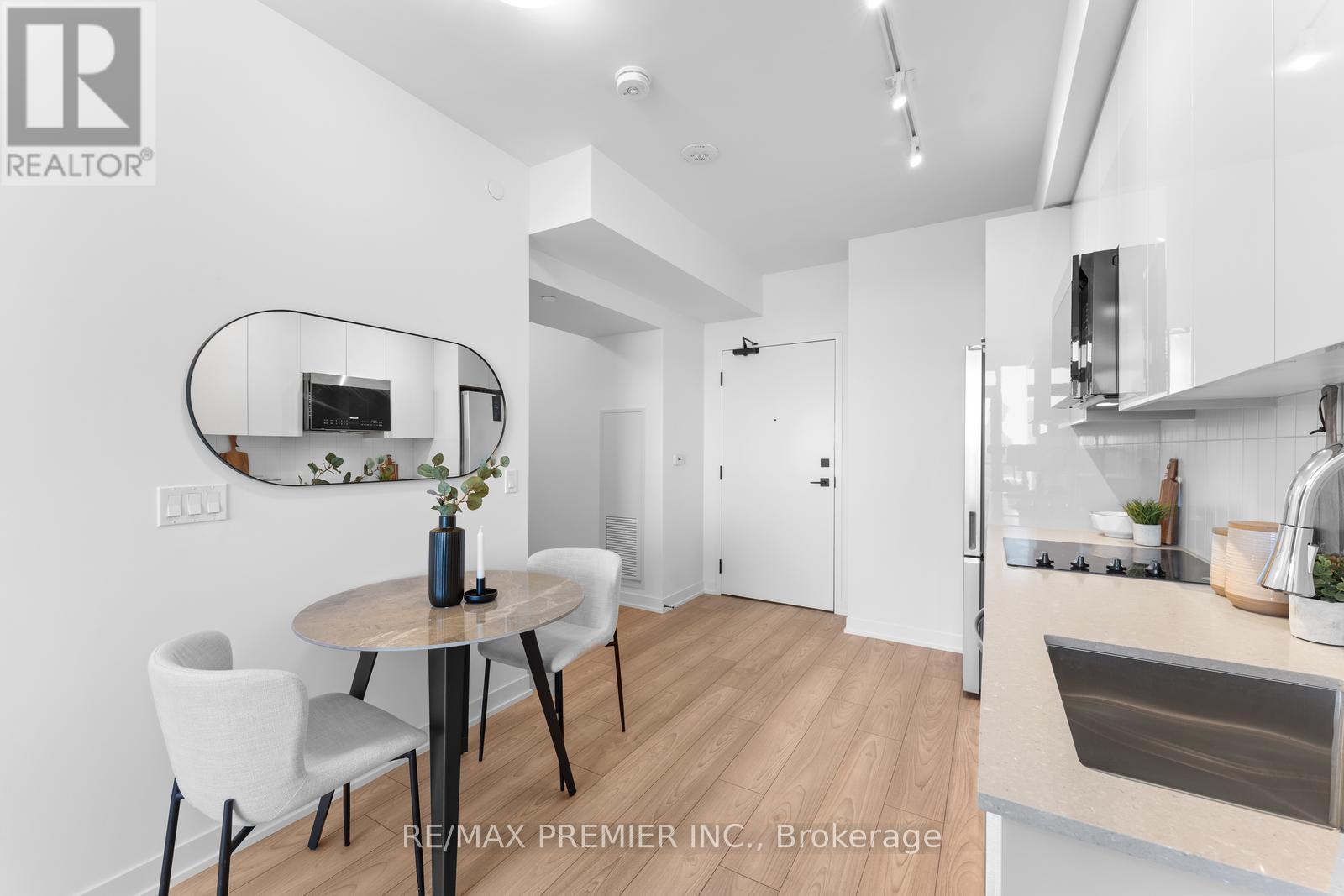 2206 - 474 Caldari Road, Vaughan, ON - Indoor