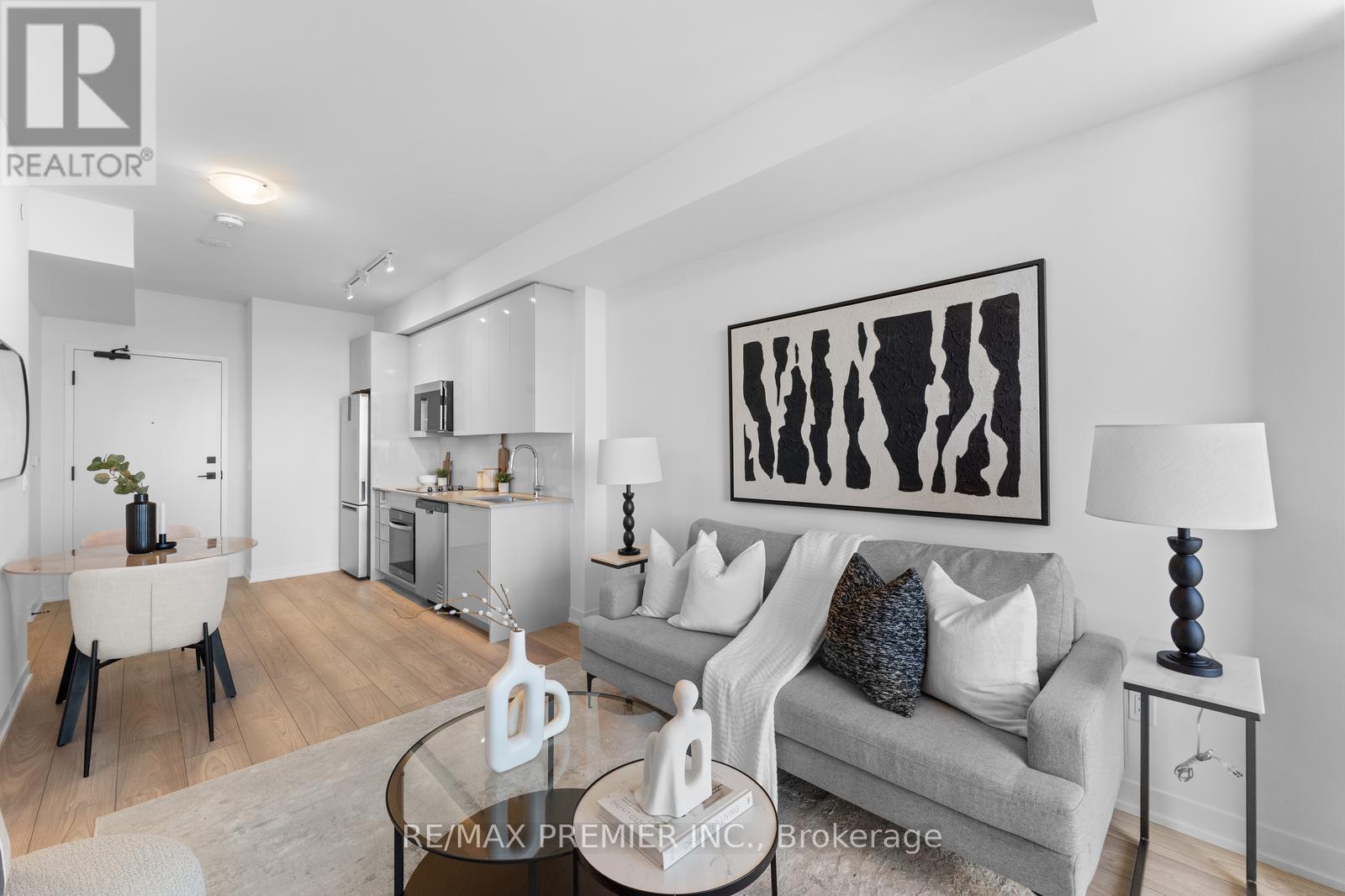 2206 - 474 Caldari Road, Vaughan, ON - Indoor Photo Showing Living Room