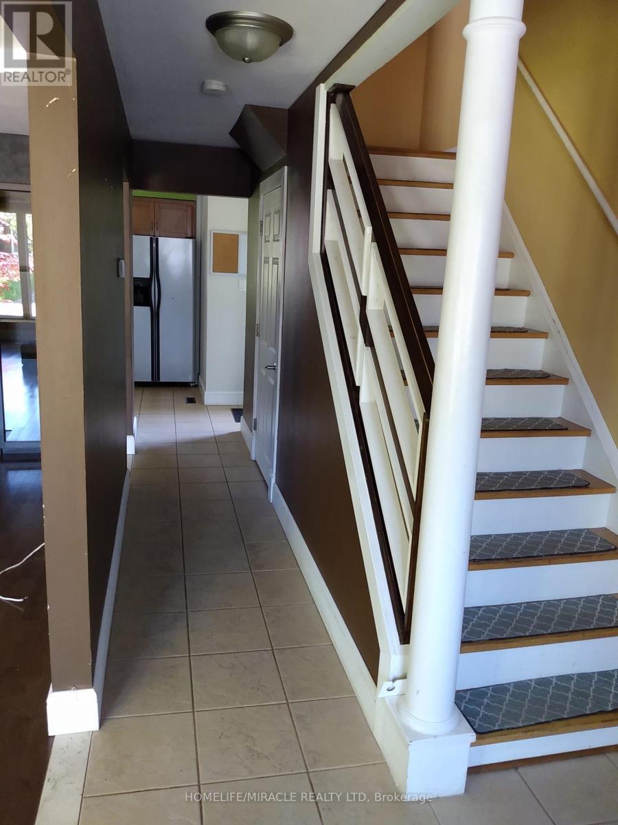 23 Heatherdale Place, Hamilton, ON - Indoor Photo Showing Other Room