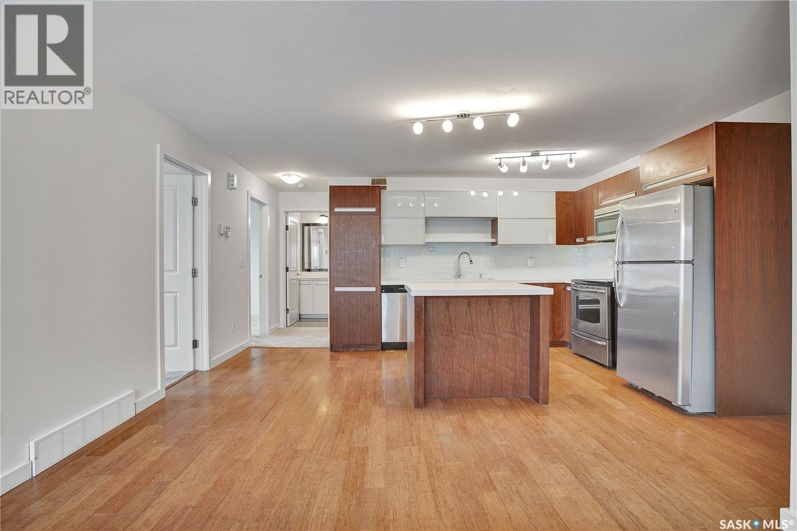103 1015 Patrick Crescent, Saskatoon, SK - Indoor Photo Showing Kitchen With Stainless Steel Kitchen