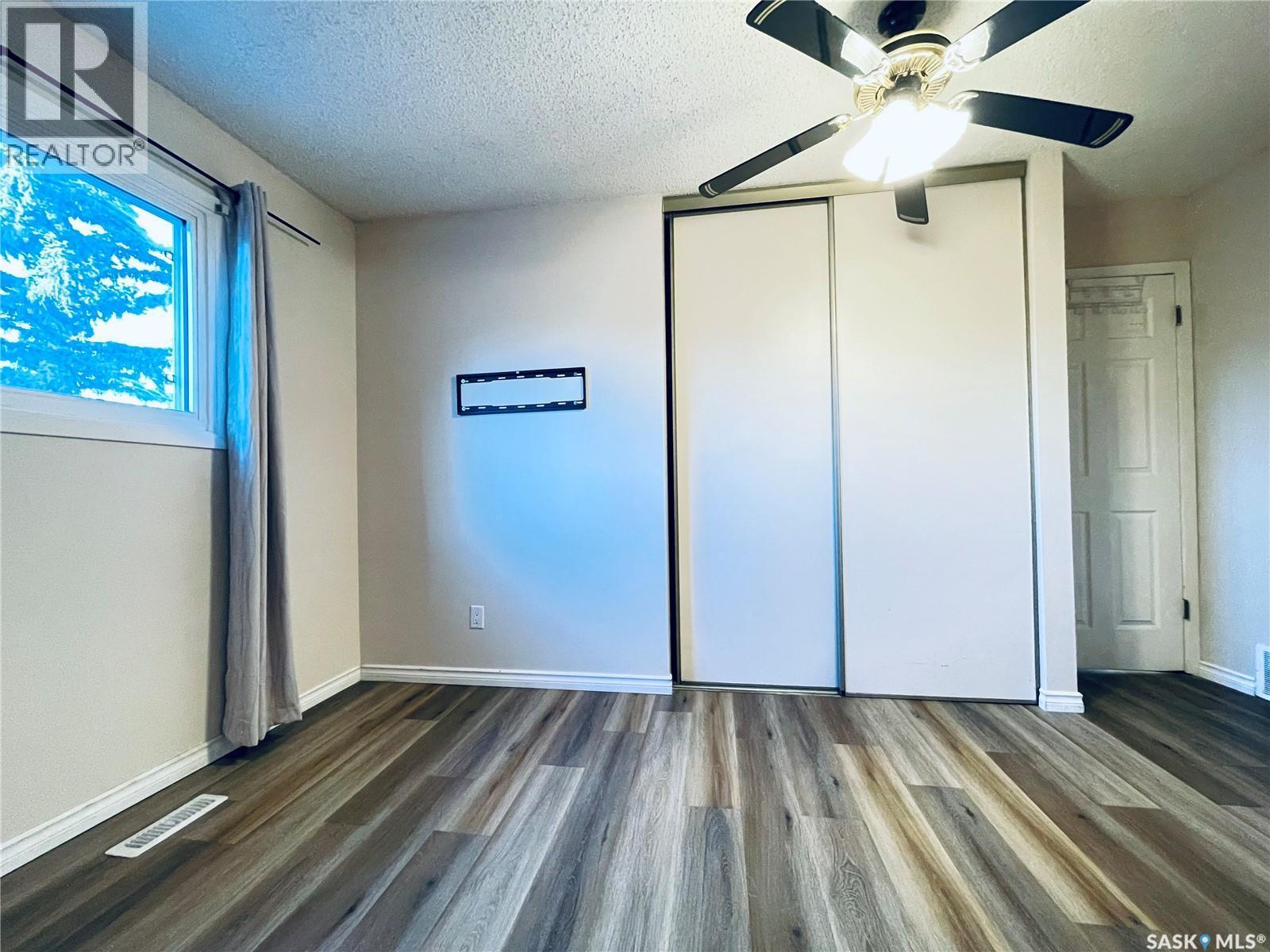 371 Fines Drive, Regina, SK - Indoor Photo Showing Other Room