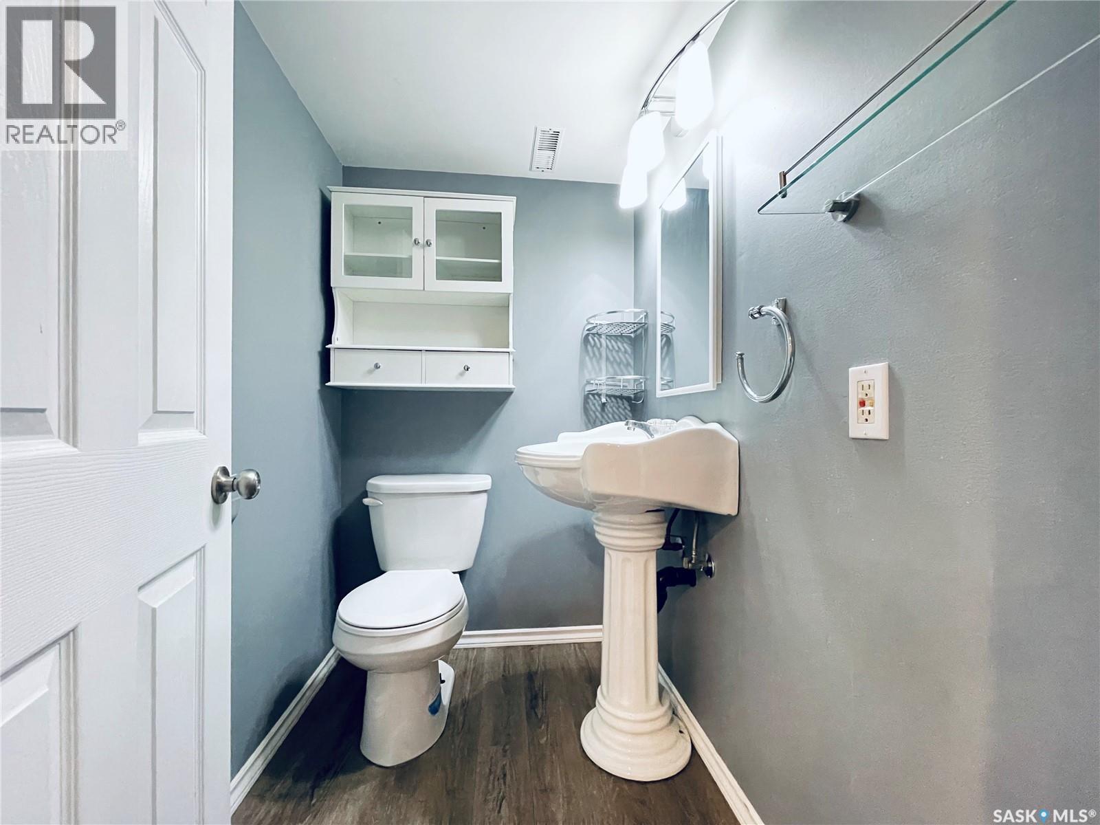 371 Fines Drive, Regina, SK - Indoor Photo Showing Bathroom