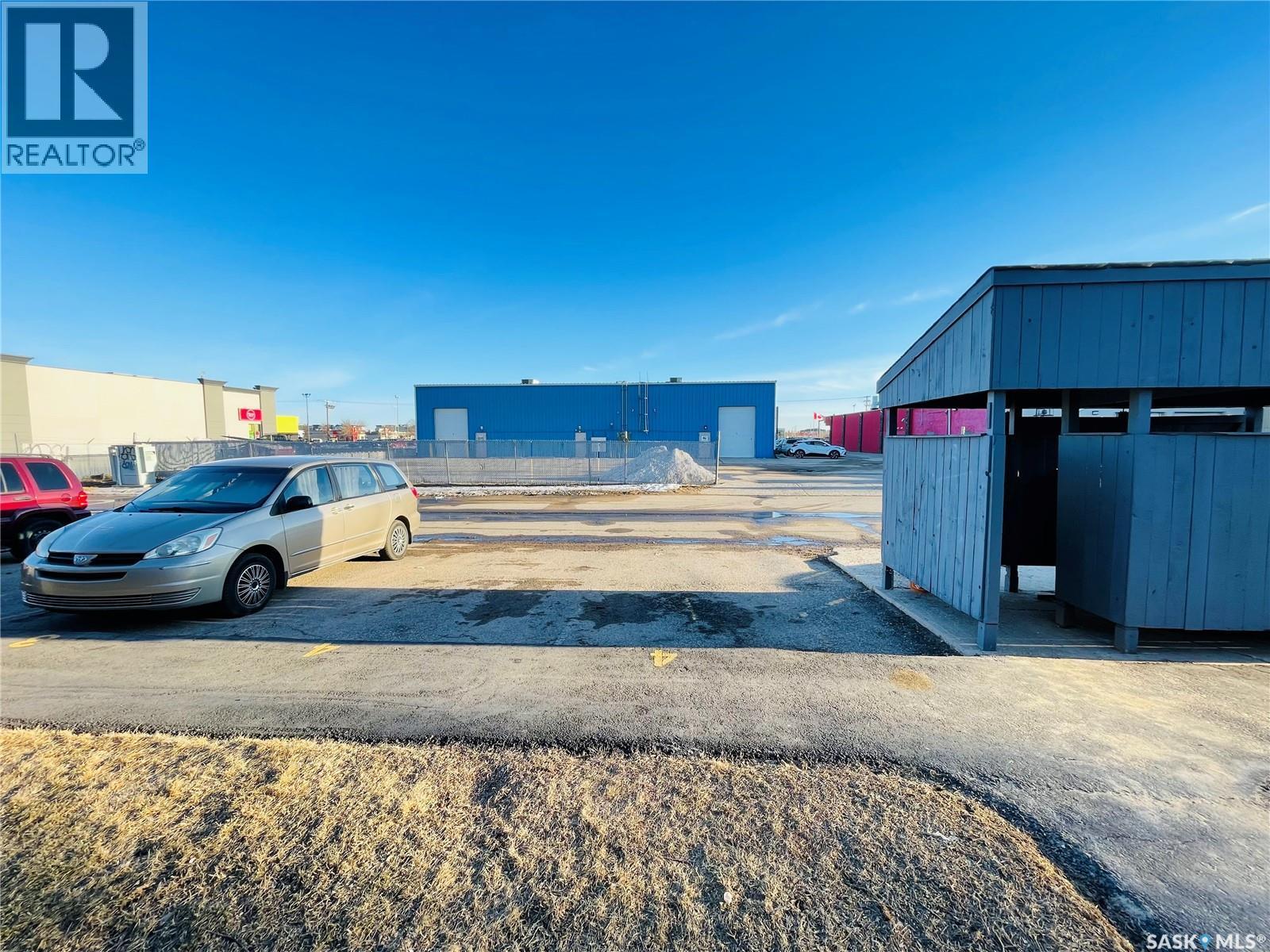 371 Fines Drive, Regina, SK - Outdoor