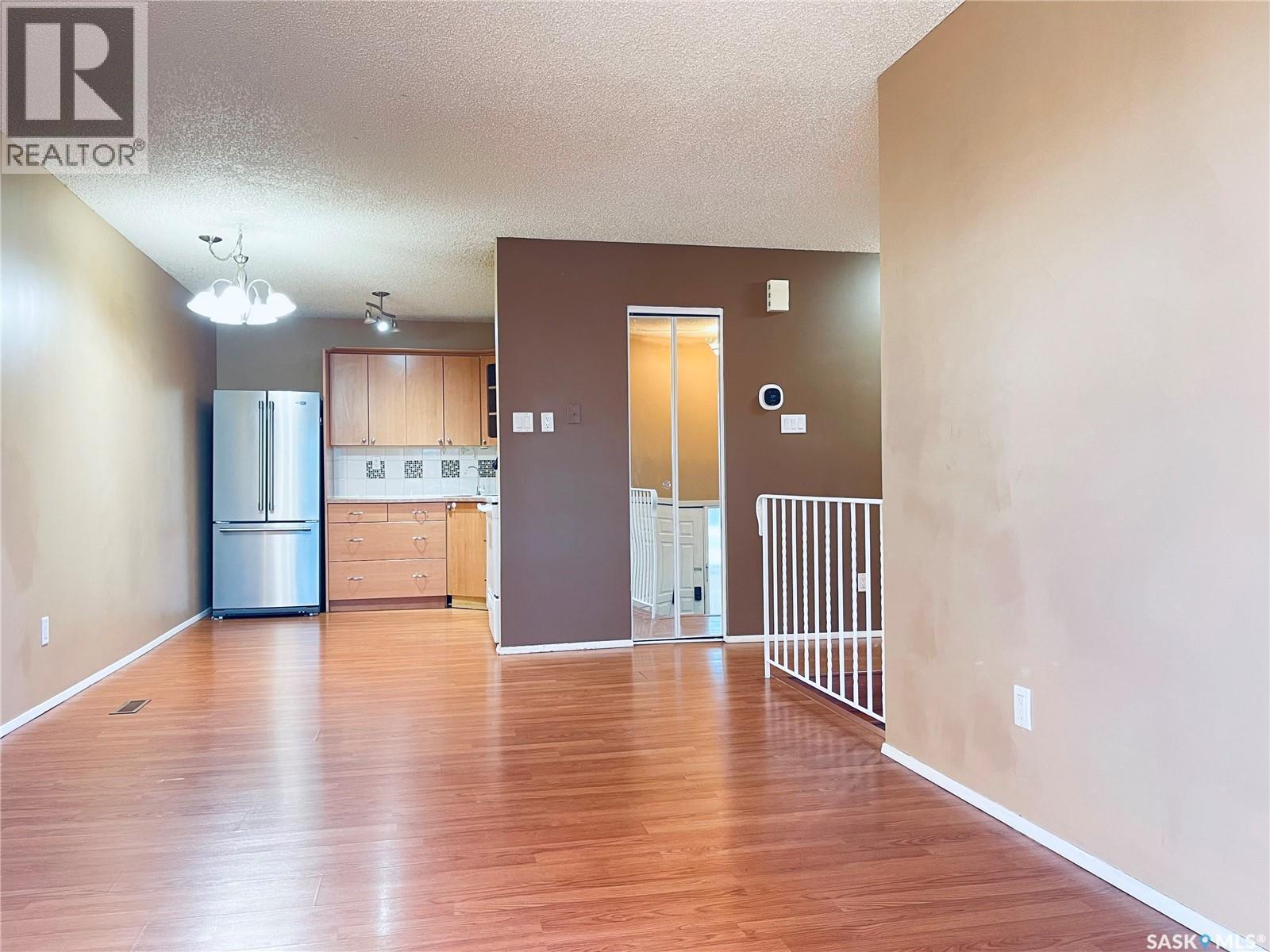 371 Fines Drive, Regina, SK - Indoor Photo Showing Kitchen