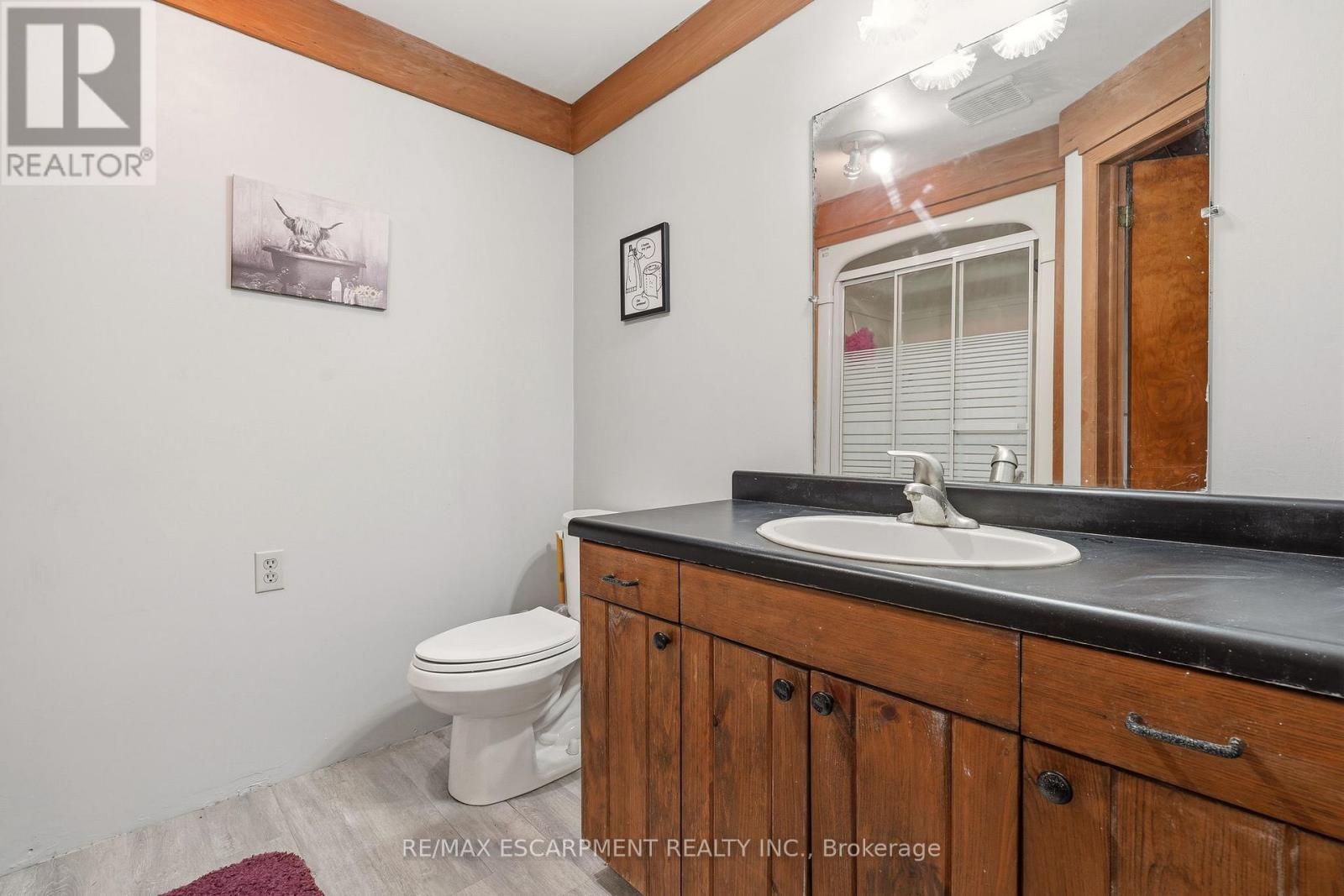 1767 Centre Road, Hamilton, ON - Indoor Photo Showing Bathroom