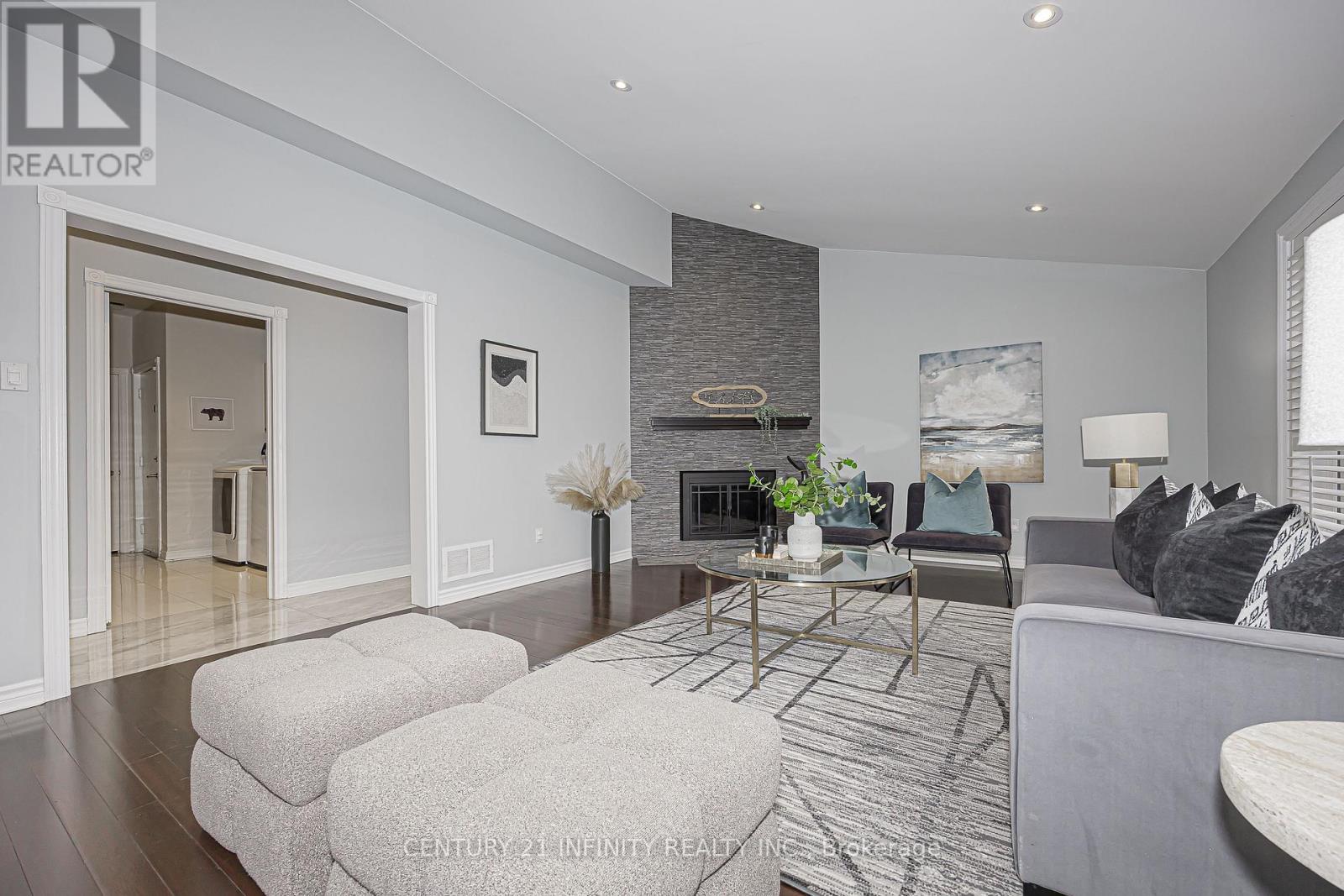 150 Strathearn Avenue, Richmond Hill (Bayview Hill), ON - Indoor Photo Showing Living Room With Fireplace