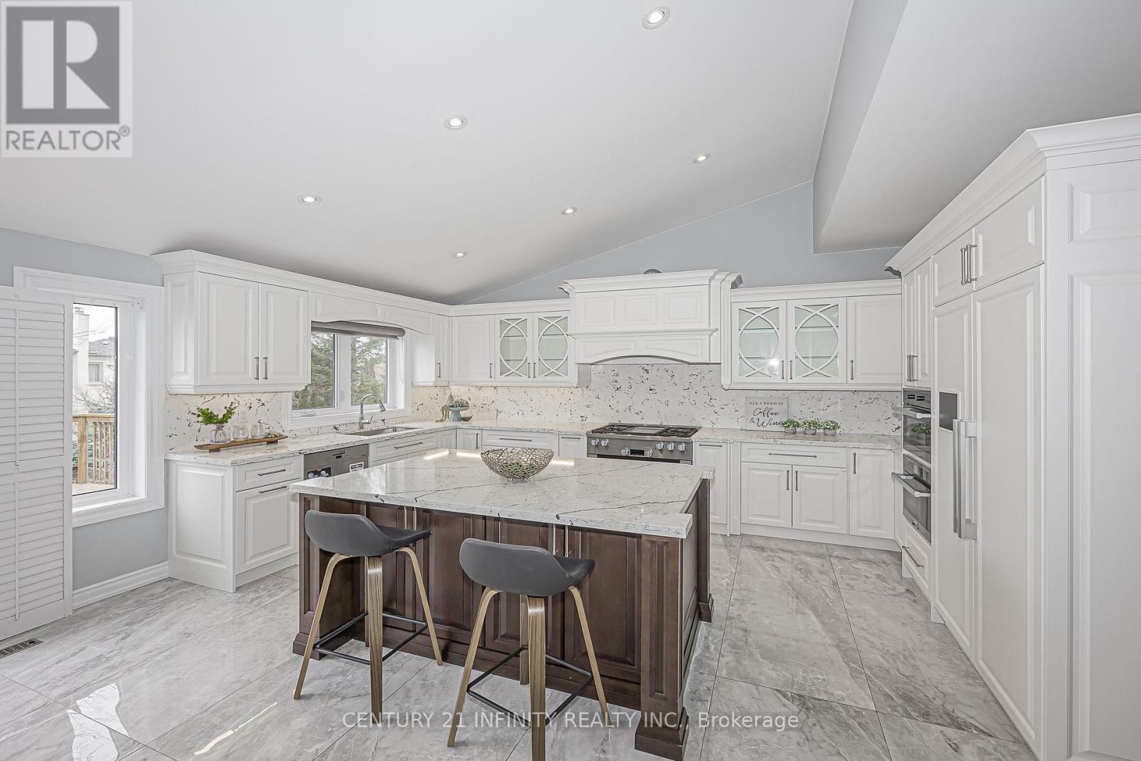150 Strathearn Avenue, Richmond Hill (Bayview Hill), ON - Indoor