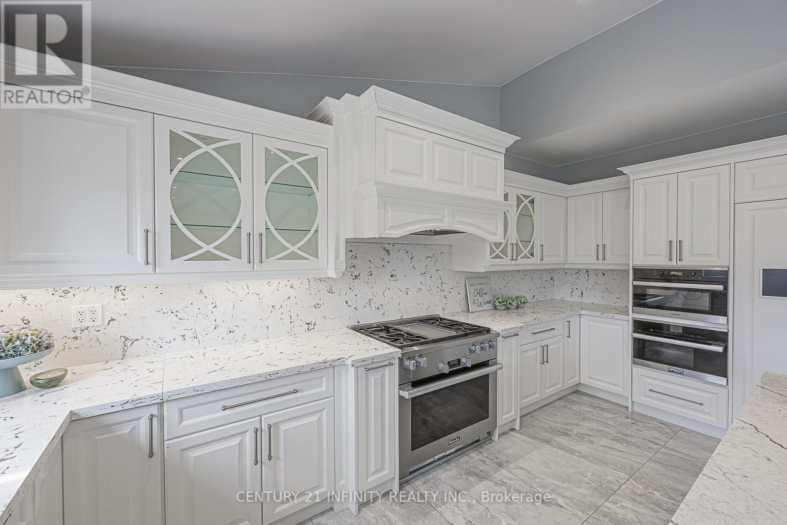 150 Strathearn Avenue, Richmond Hill (Bayview Hill), ON - Indoor Photo Showing Kitchen