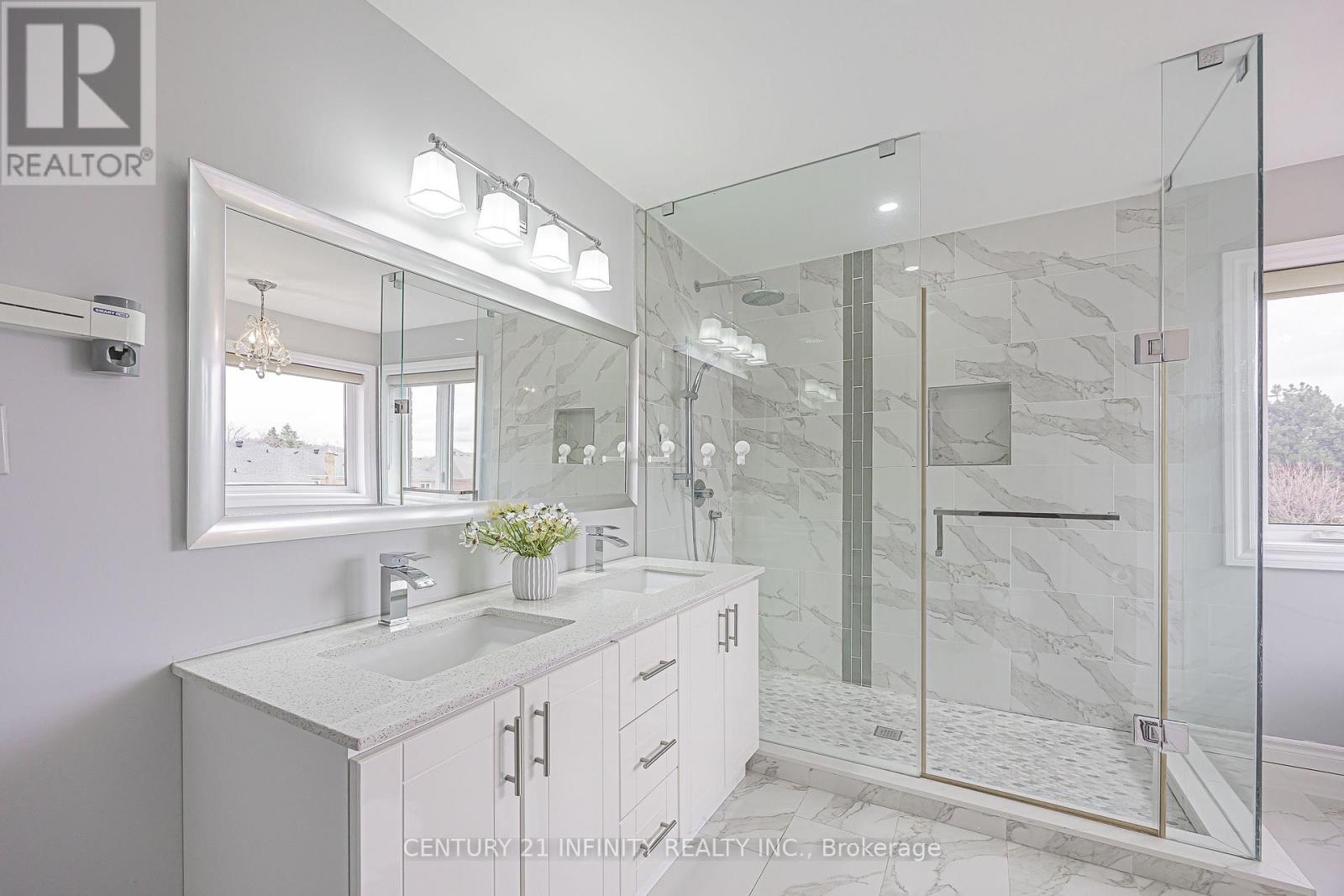 150 Strathearn Avenue, Richmond Hill (Bayview Hill), ON - Indoor Photo Showing Bathroom