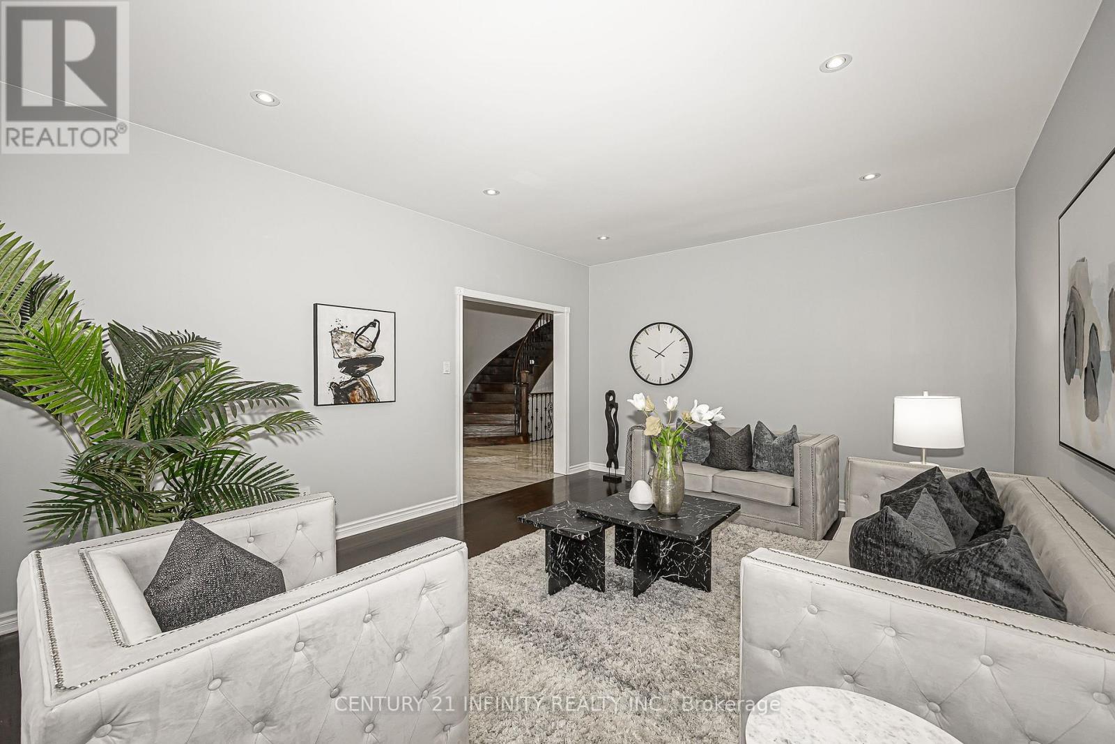 150 Strathearn Avenue, Richmond Hill (Bayview Hill), ON - Indoor Photo Showing Living Room