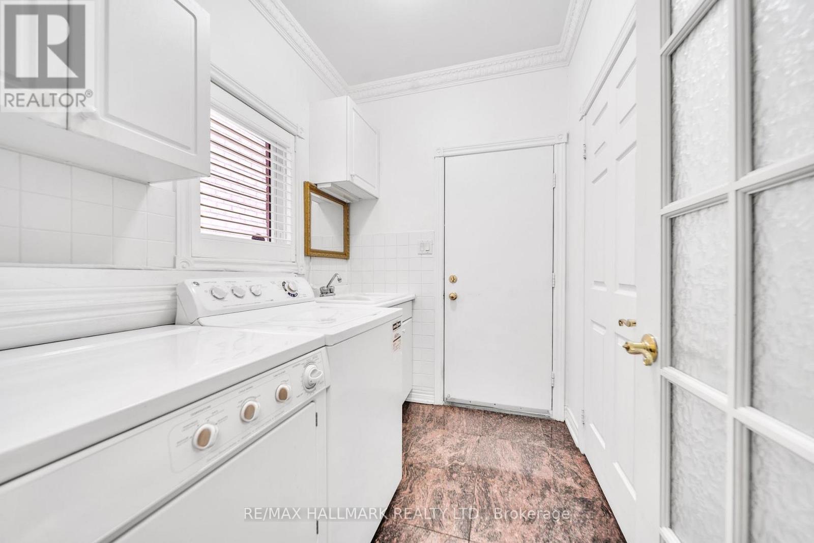 13 Briar Path Lane, Markham, ON - Indoor Photo Showing Laundry Room