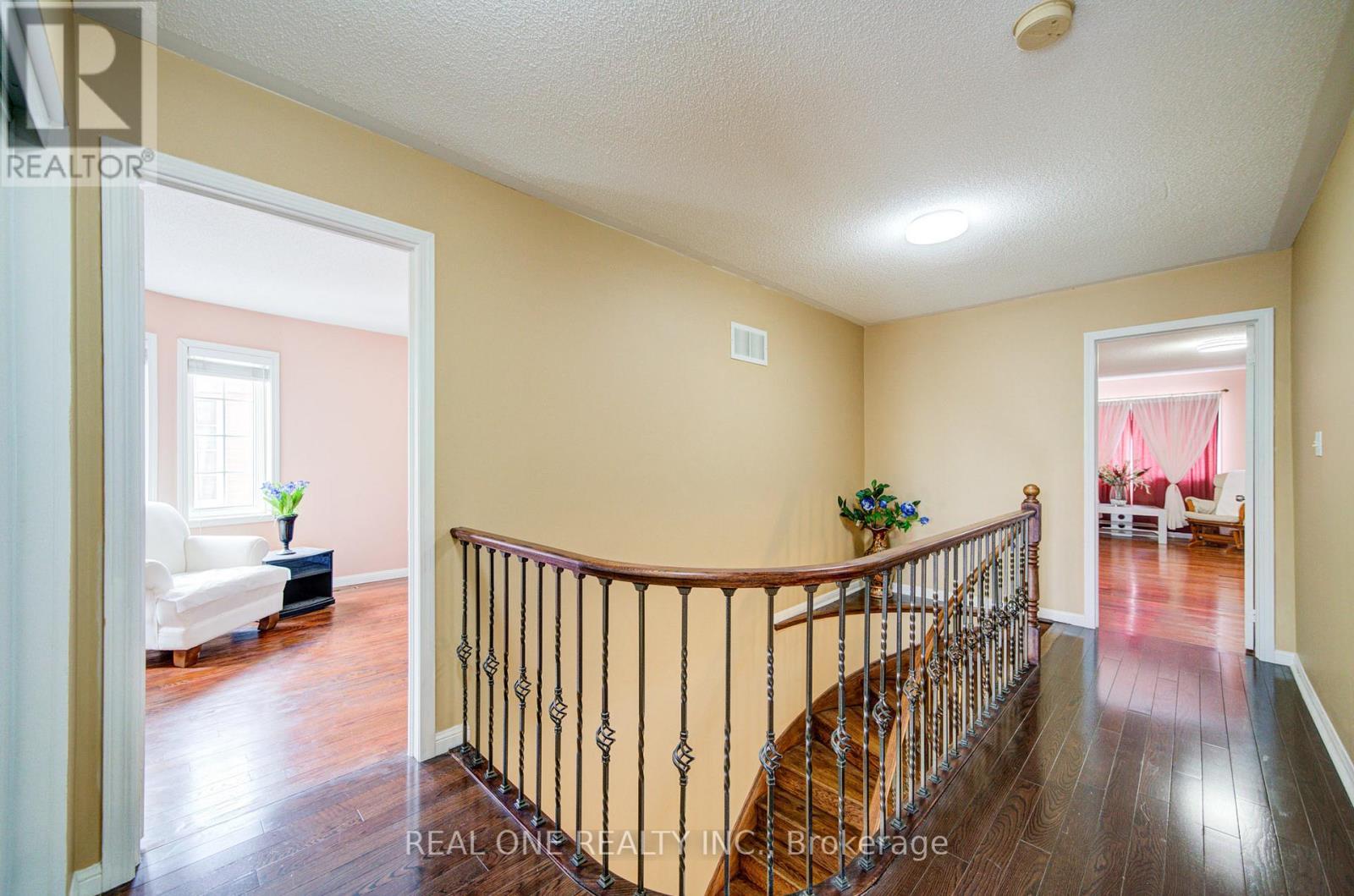 3696 Waterfall Crescent, Mississauga, ON - Indoor Photo Showing Other Room