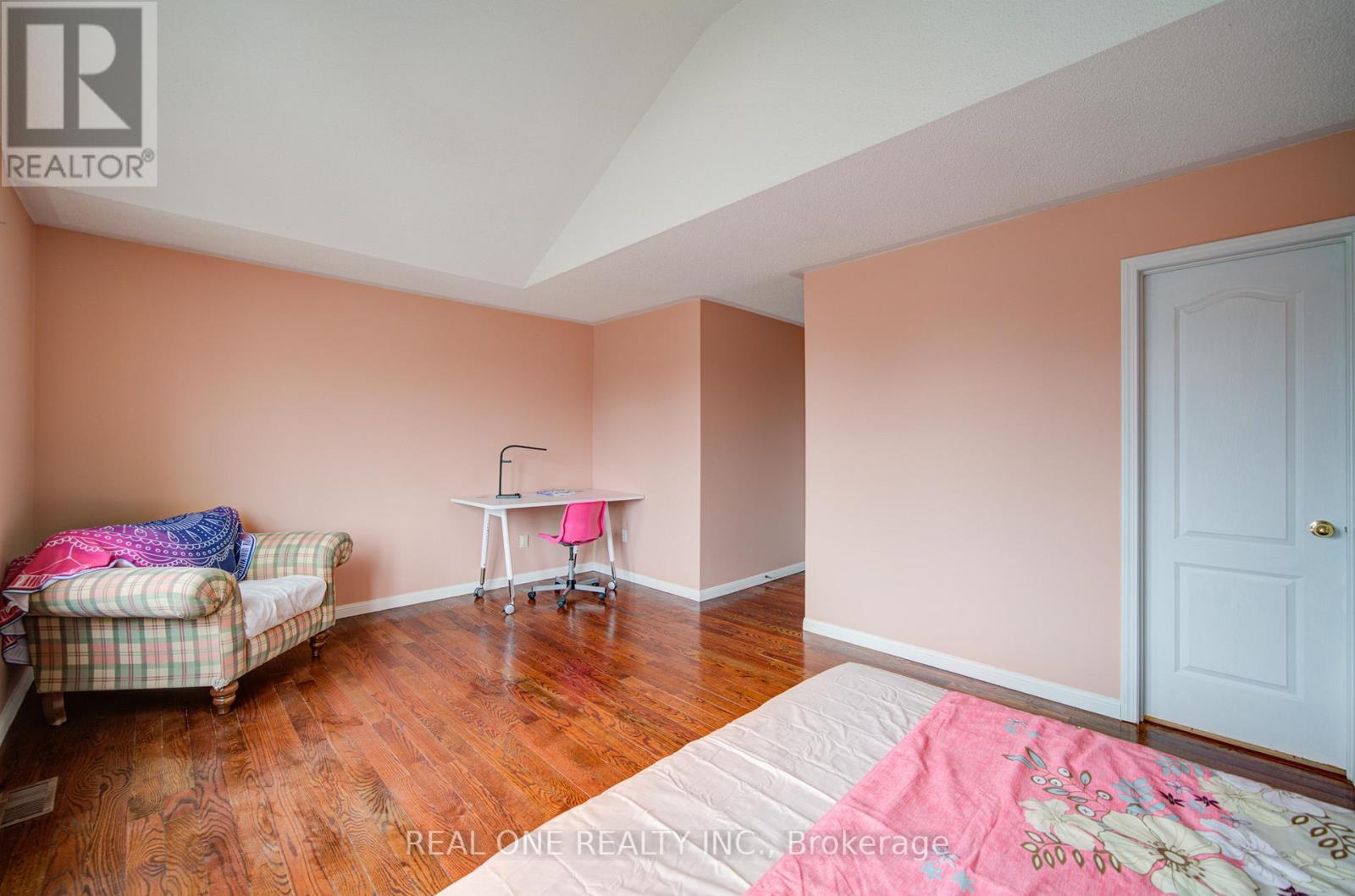 3696 Waterfall Crescent, Mississauga, ON - Indoor Photo Showing Bedroom