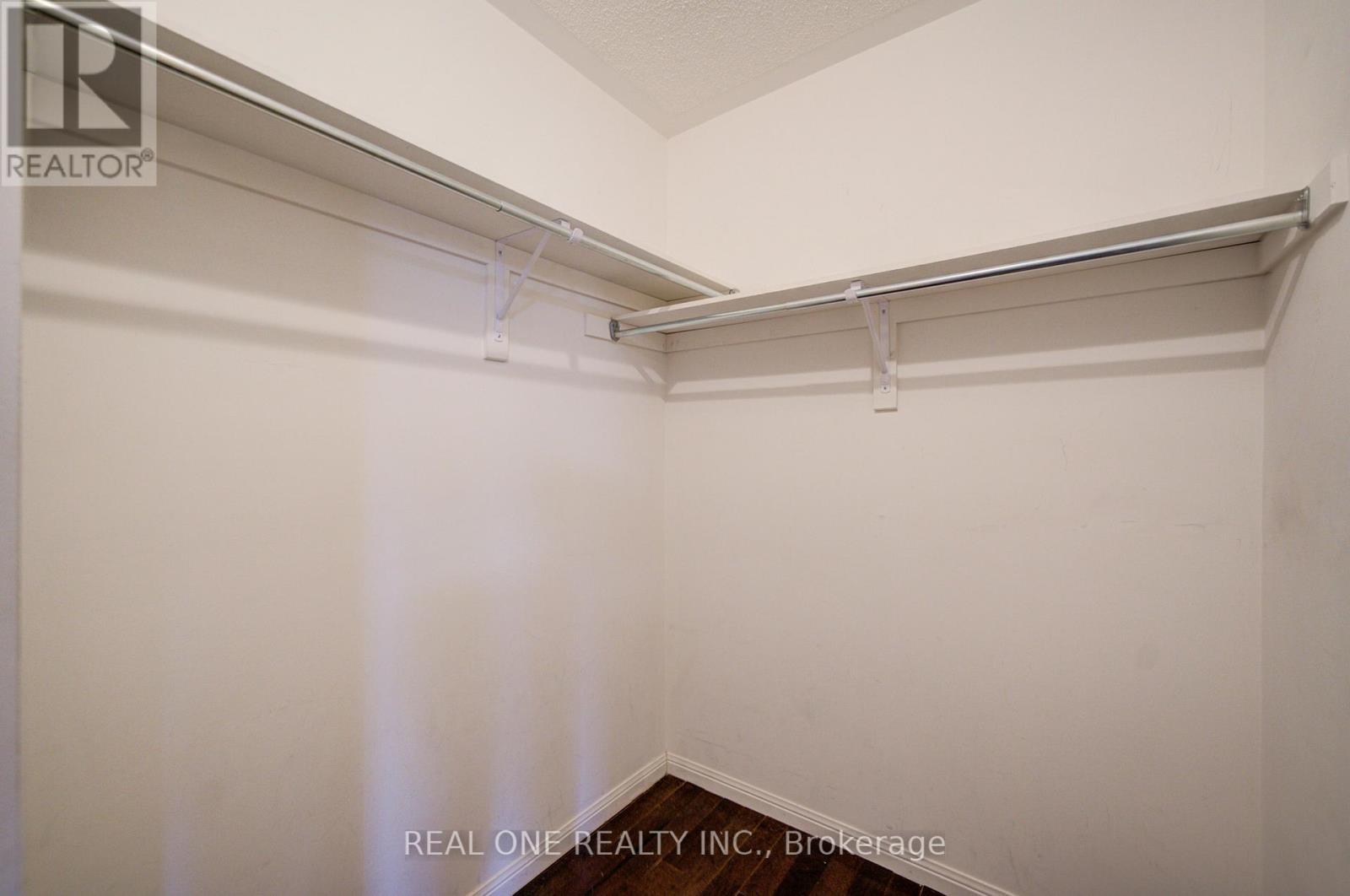 3696 Waterfall Crescent, Mississauga, ON - Indoor With Storage