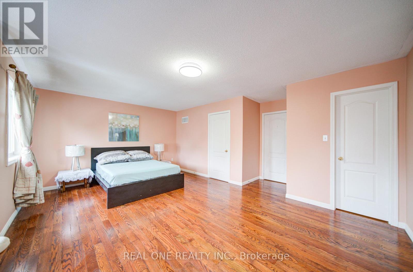 3696 Waterfall Crescent, Mississauga, ON - Indoor Photo Showing Bedroom