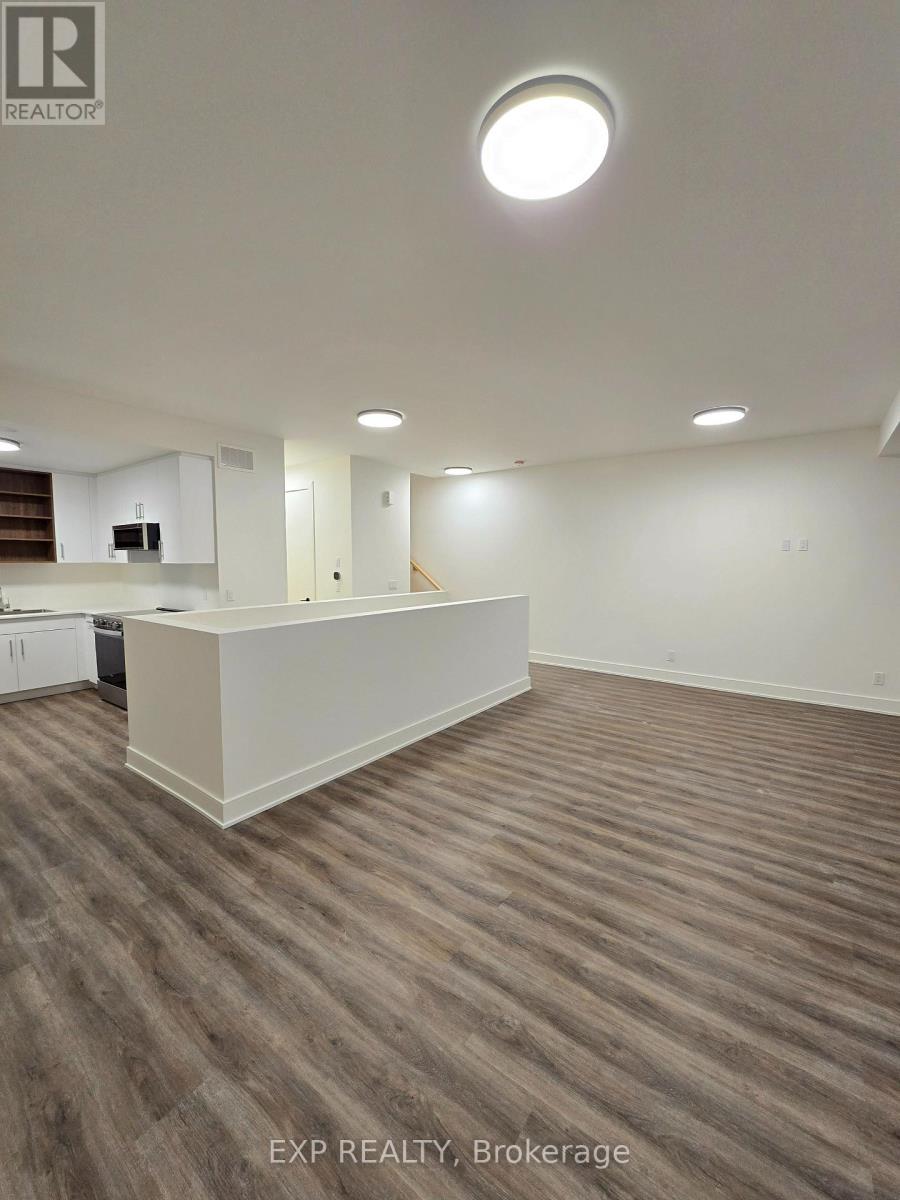 114 Everett Common, St. Catharines, ON - Indoor Photo Showing Other Room