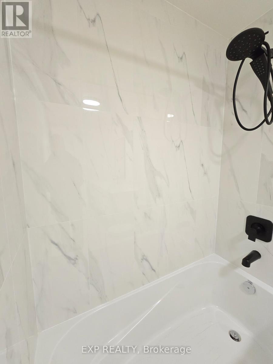 114 Everett Common, St. Catharines, ON - Indoor Photo Showing Bathroom