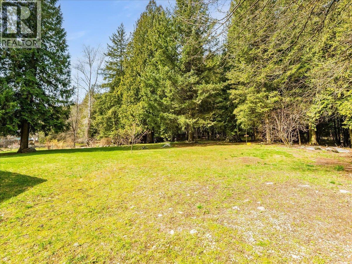 1663 Moran Road Road, Thrums, BC - Outdoor