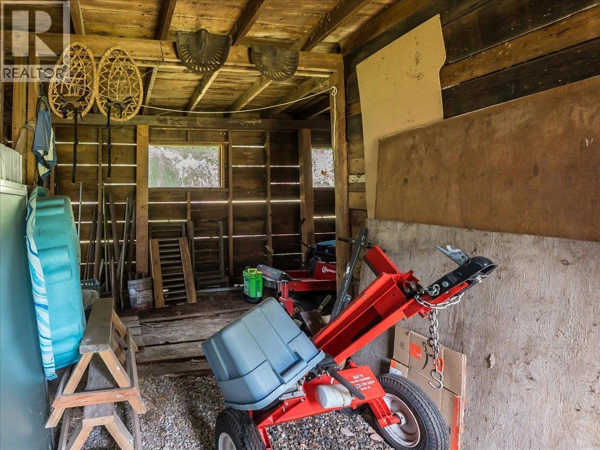 1663 Moran Road Road, Thrums, BC - Indoor