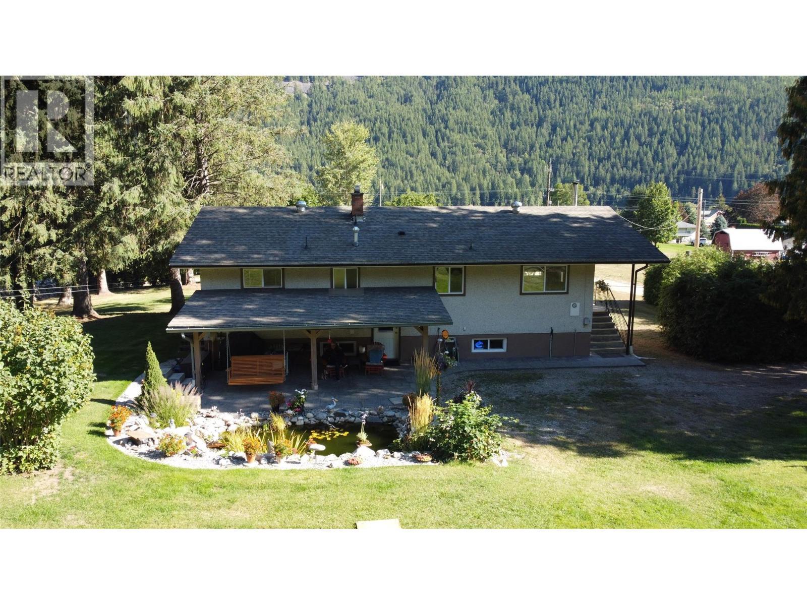 1663 Moran Road Road, Thrums, BC - Outdoor