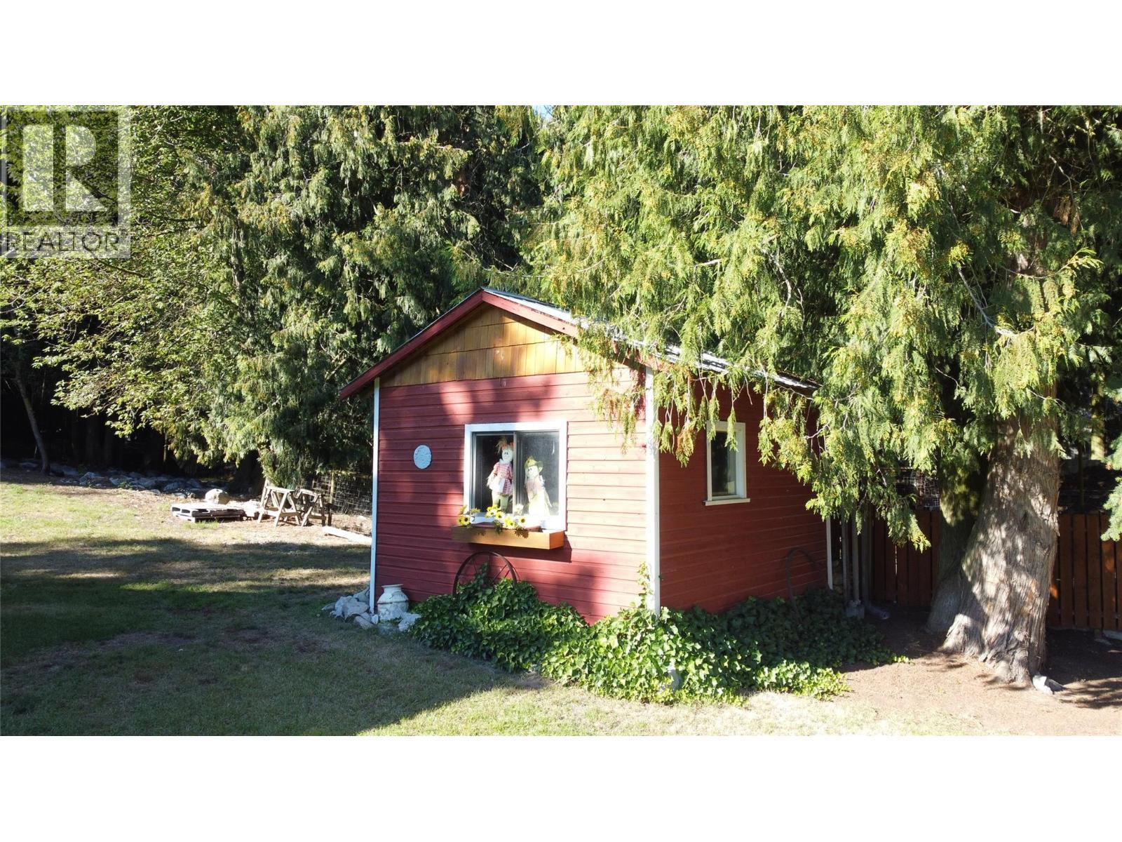 1663 Moran Road Road, Thrums, BC - Outdoor