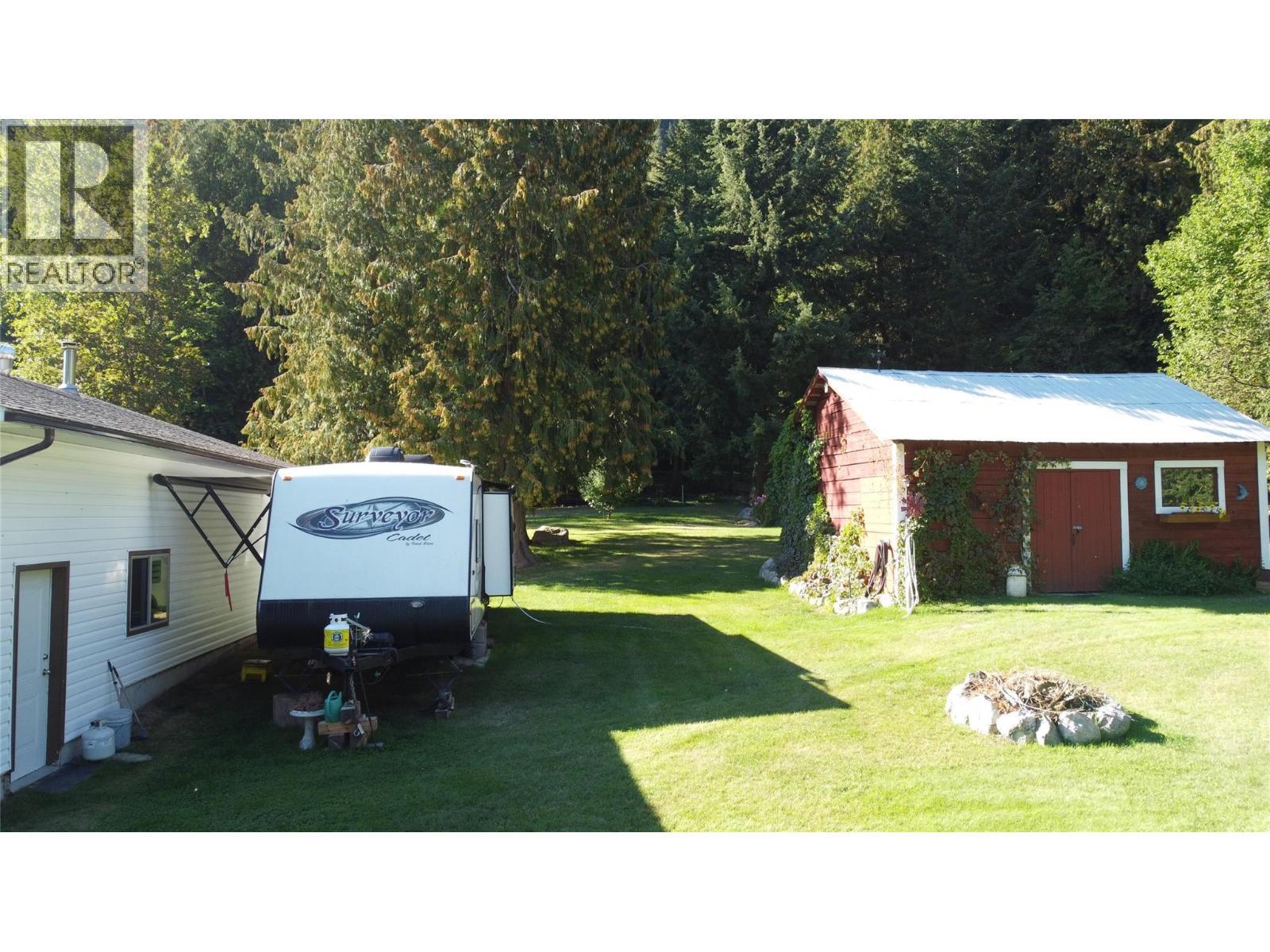 1663 Moran Road Road, Thrums, BC - Outdoor