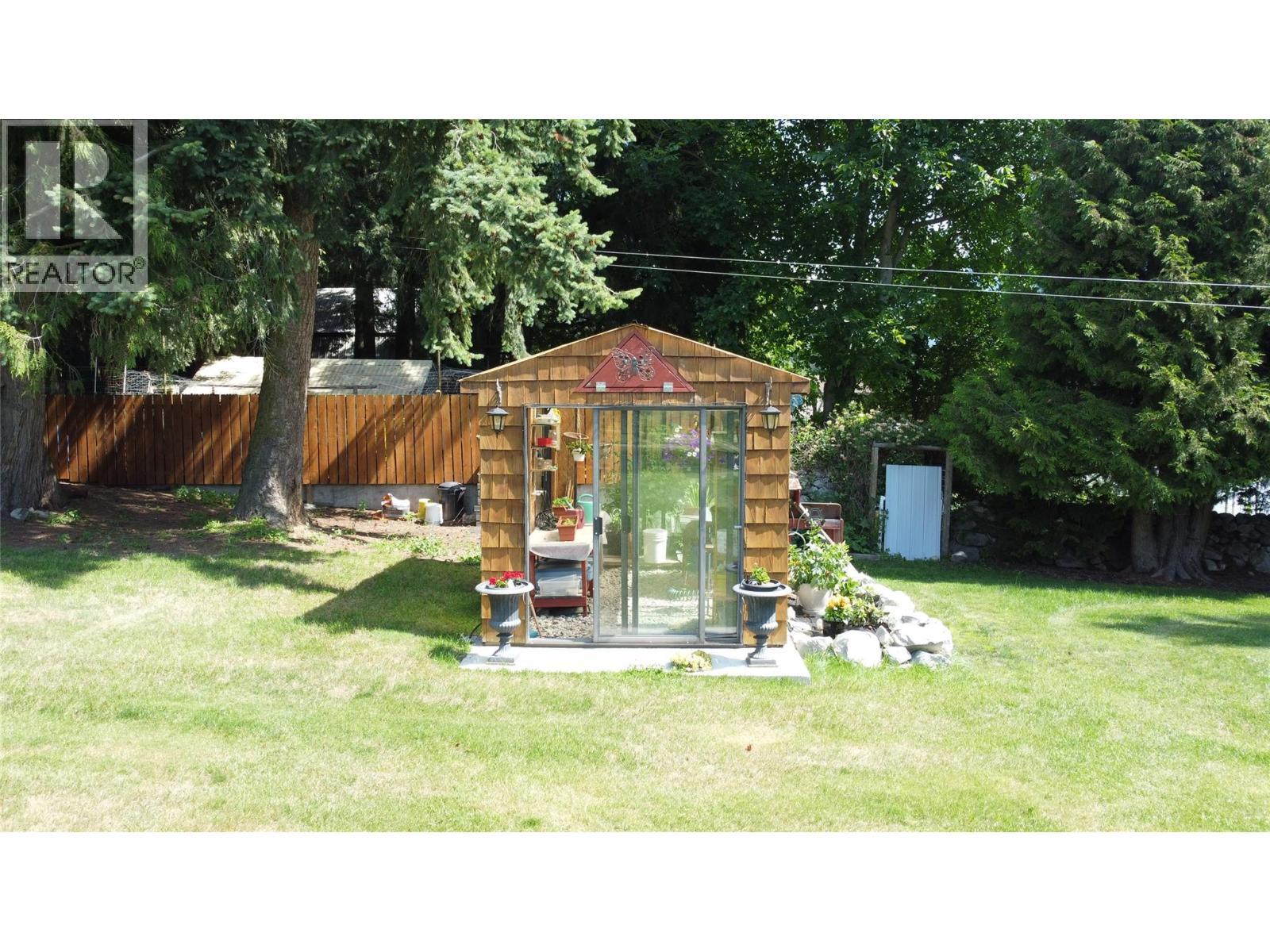 1663 Moran Road Road, Thrums, BC - Outdoor With Backyard