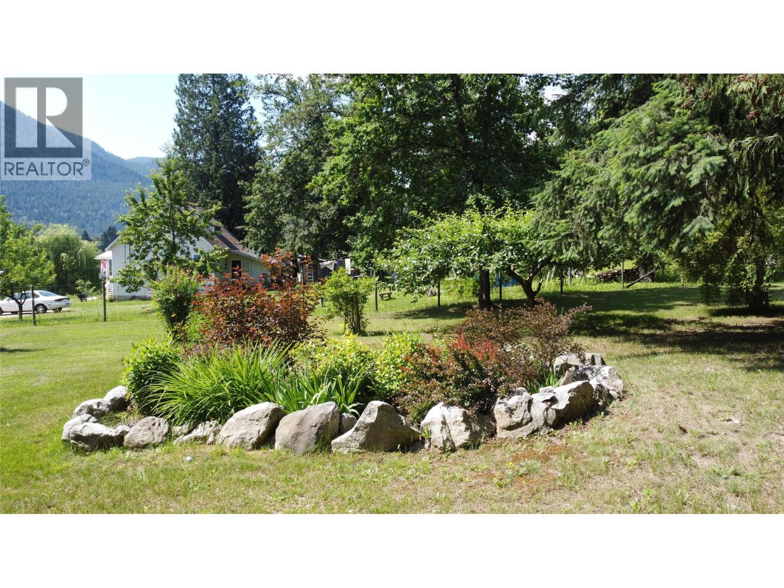 1663 Moran Road Road, Thrums, BC - Outdoor