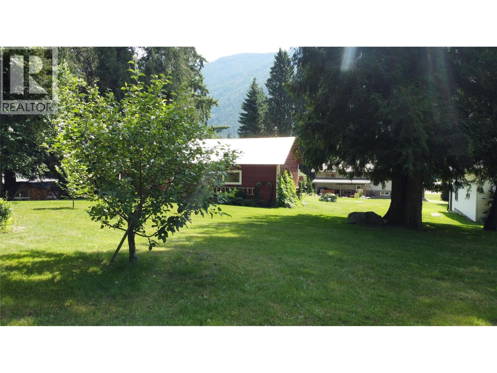 1663 Moran Road Road, Thrums, BC - Outdoor