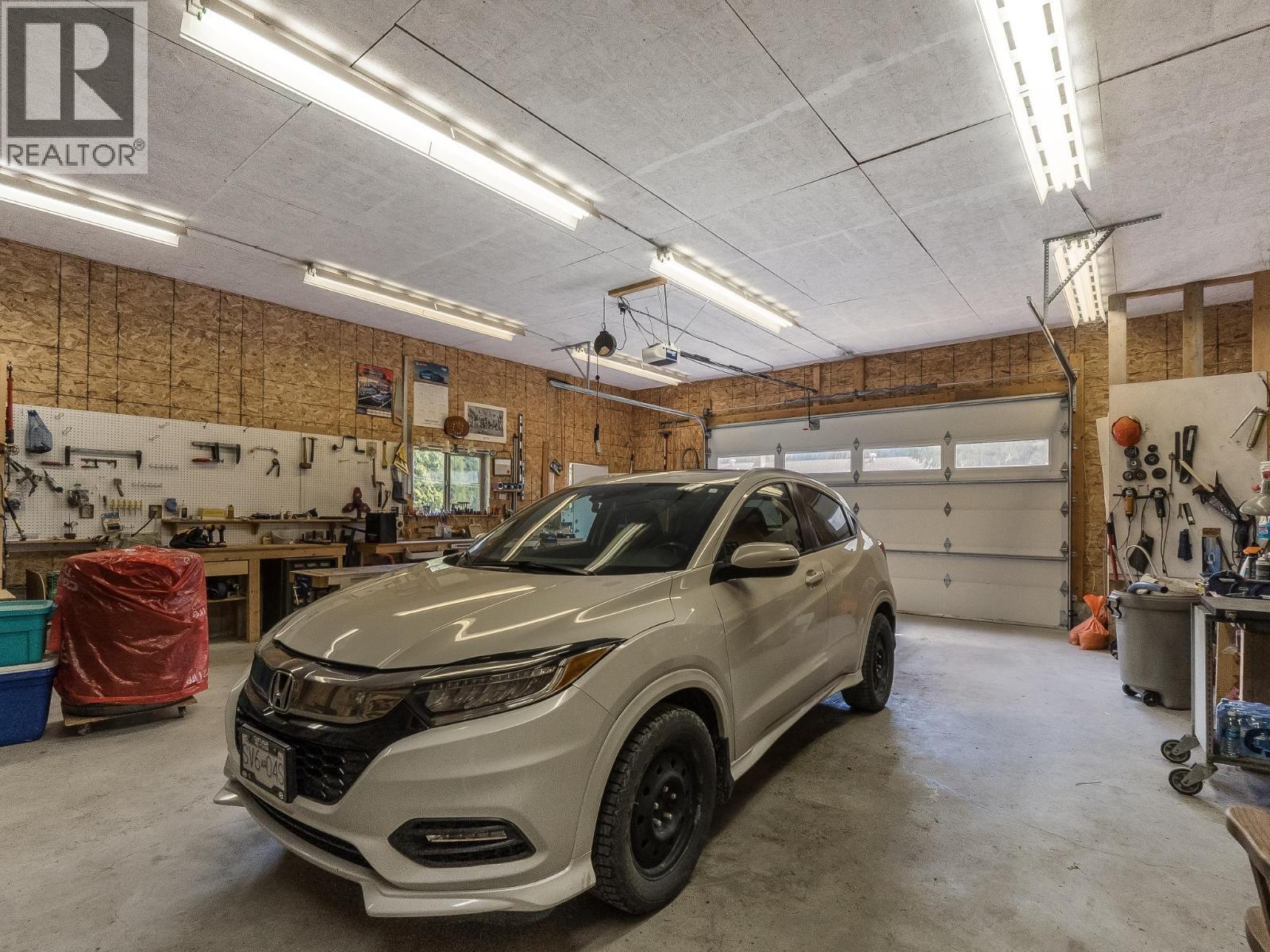 1663 Moran Road Road, Thrums, BC - Indoor Photo Showing Garage
