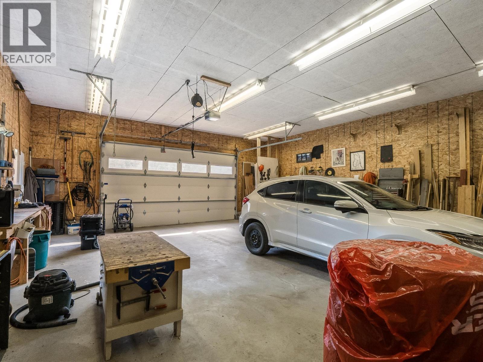 1663 Moran Road Road, Thrums, BC - Indoor Photo Showing Garage