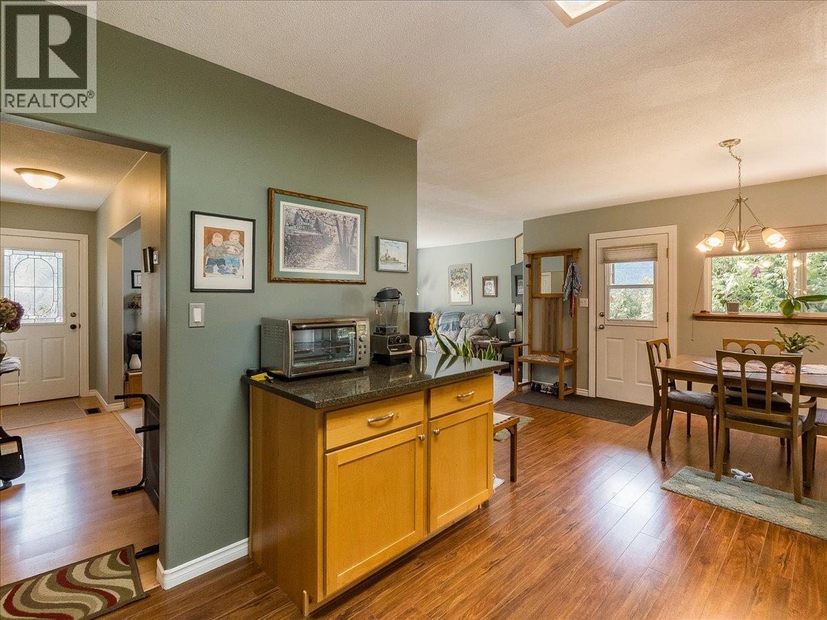 1663 Moran Road Road, Thrums, BC - Indoor