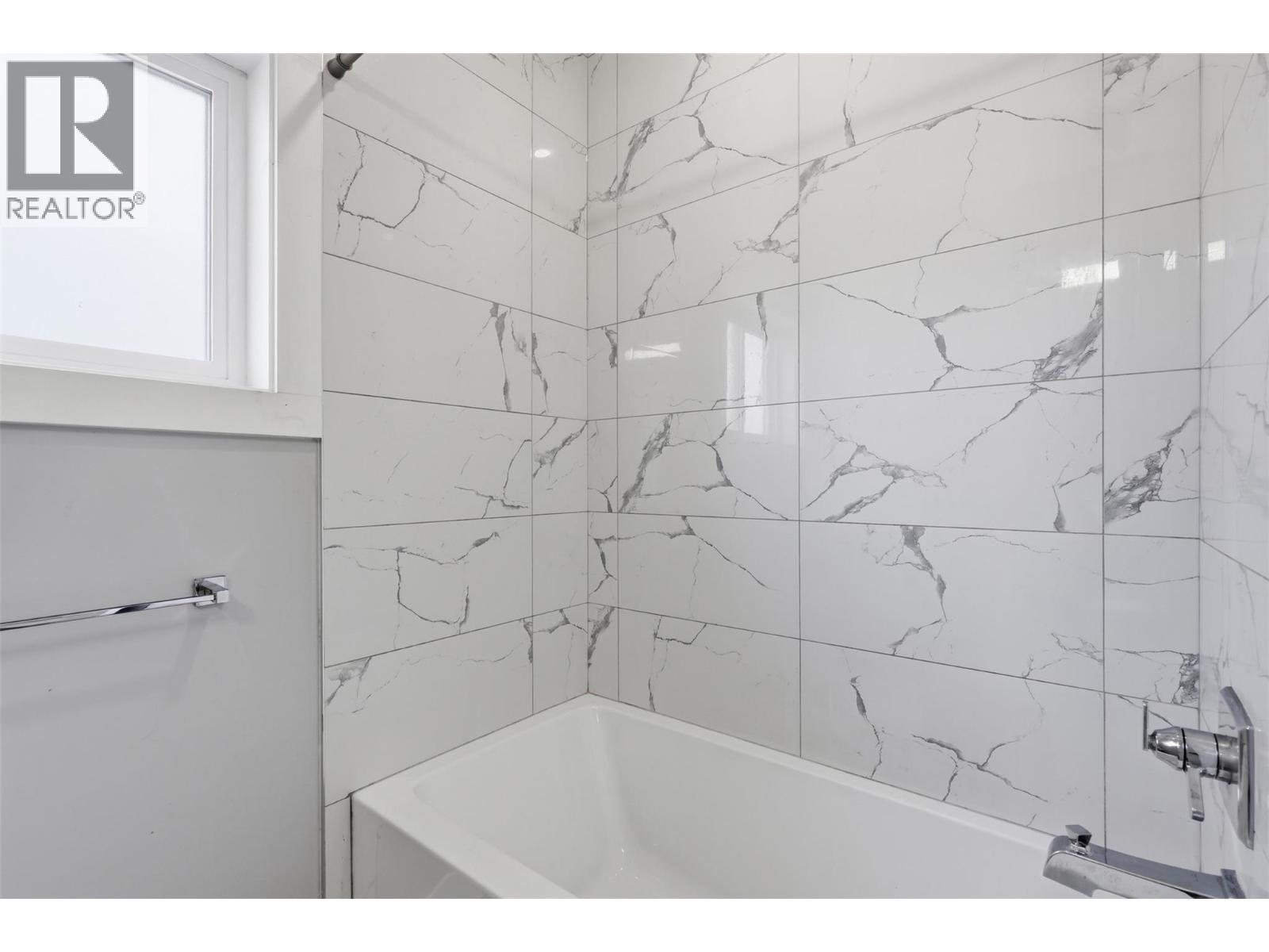 154 Williams Street, Kamloops, BC - Indoor Photo Showing Bathroom