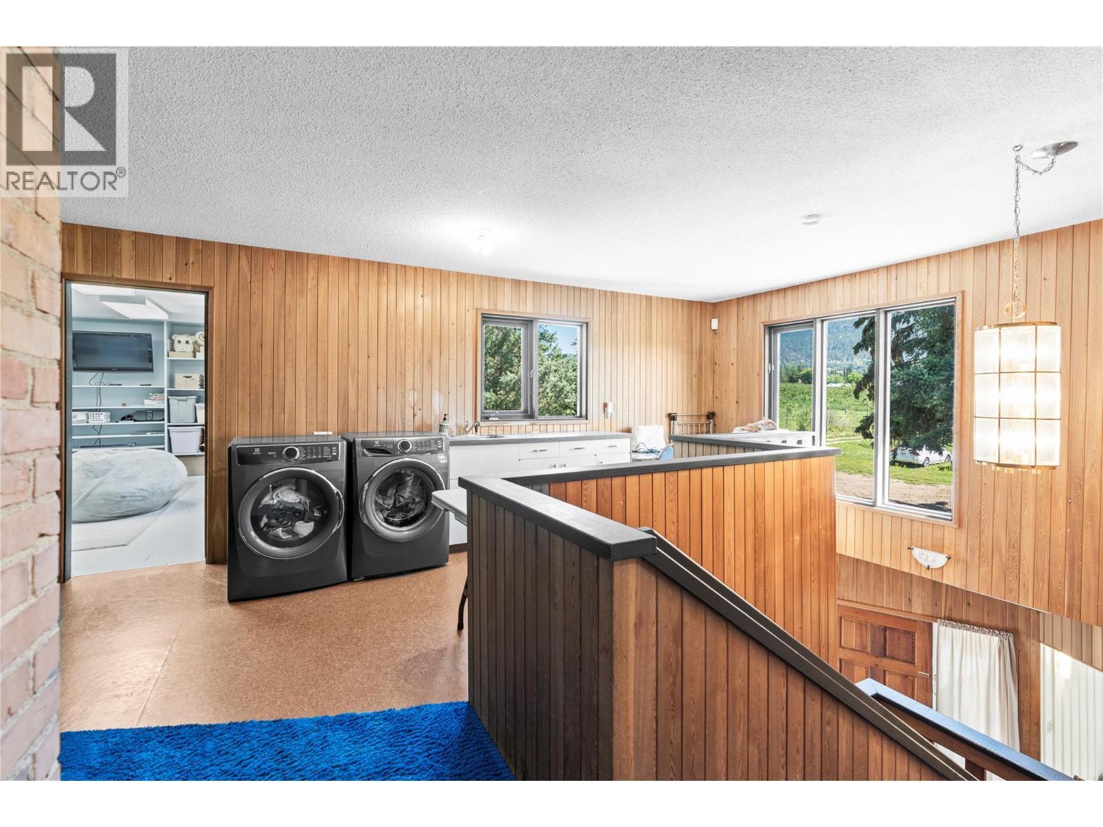 Primary Home Laundry - 1451 Mountview Road, Vernon, BC - Indoor Photo Showing Laundry Room