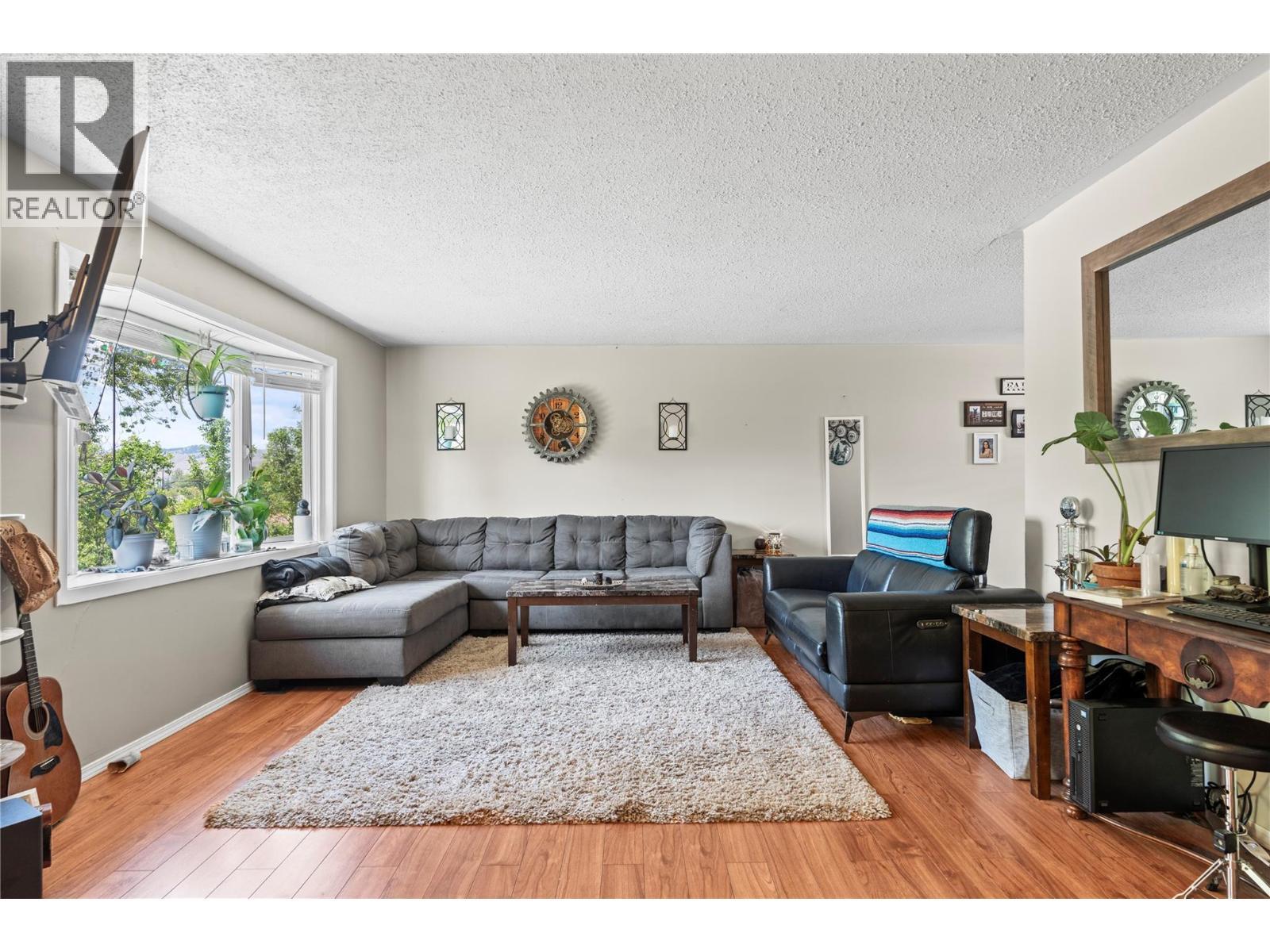 Second Home Living Room - 1451 Mountview Road, Vernon, BC - Indoor Photo Showing Living Room