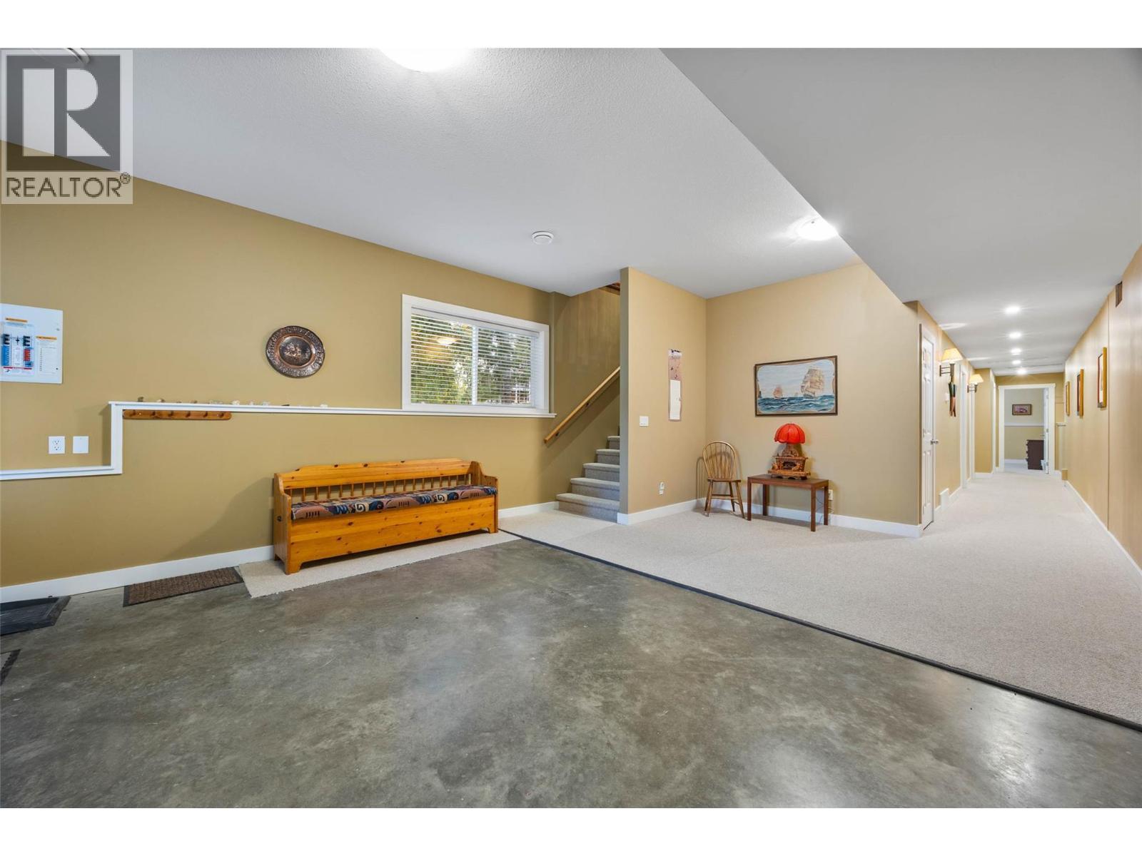 7799 Golf Course Road, Anglemont, BC - Indoor Photo Showing Other Room