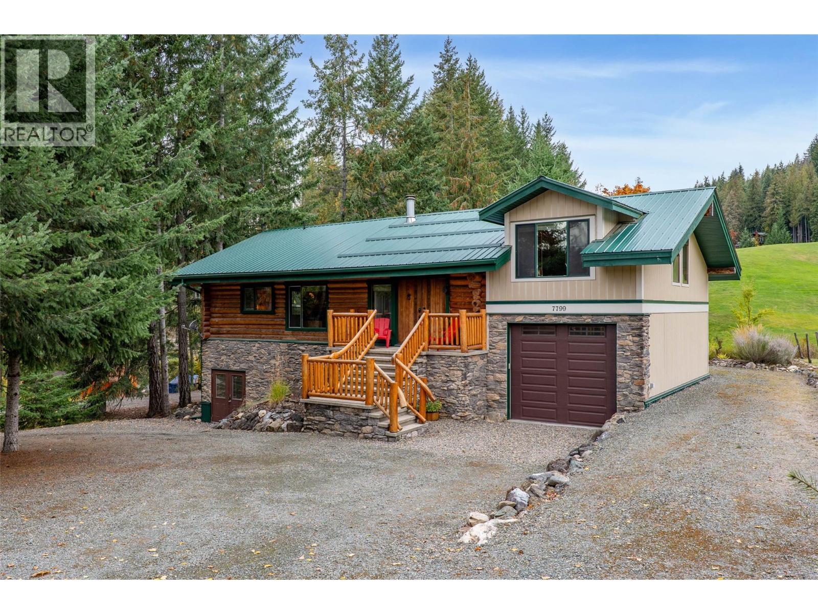 7799 Golf Course Road, Anglemont, BC - Outdoor