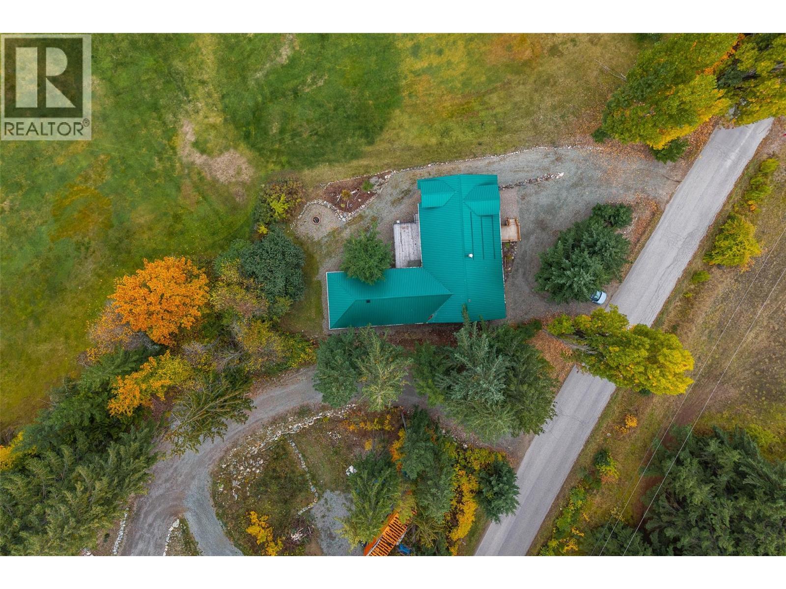 7799 Golf Course Road, Anglemont, BC - Outdoor