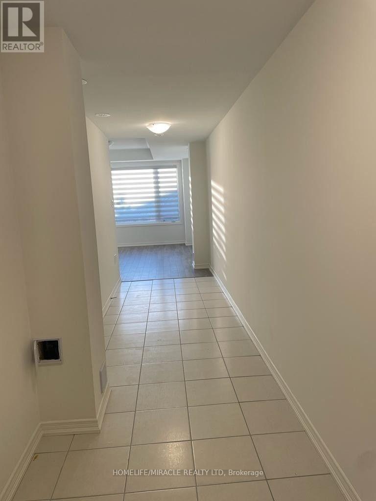 1392 Coral Springs Path, Oshawa, ON - Indoor Photo Showing Other Room