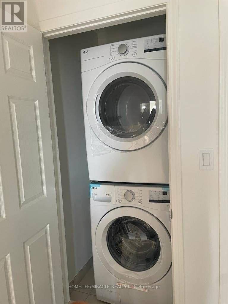 1392 Coral Springs Path, Oshawa, ON - Indoor Photo Showing Laundry Room