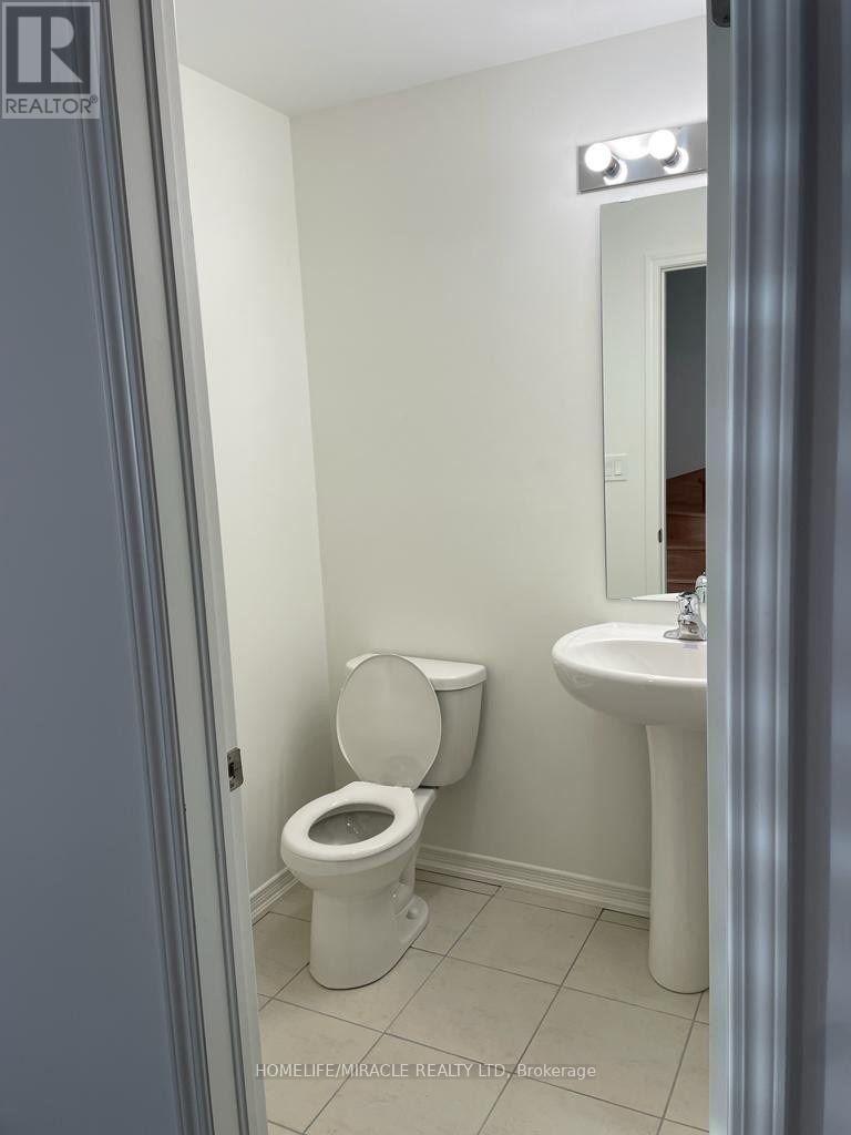 1392 Coral Springs Path, Oshawa, ON - Indoor Photo Showing Bathroom