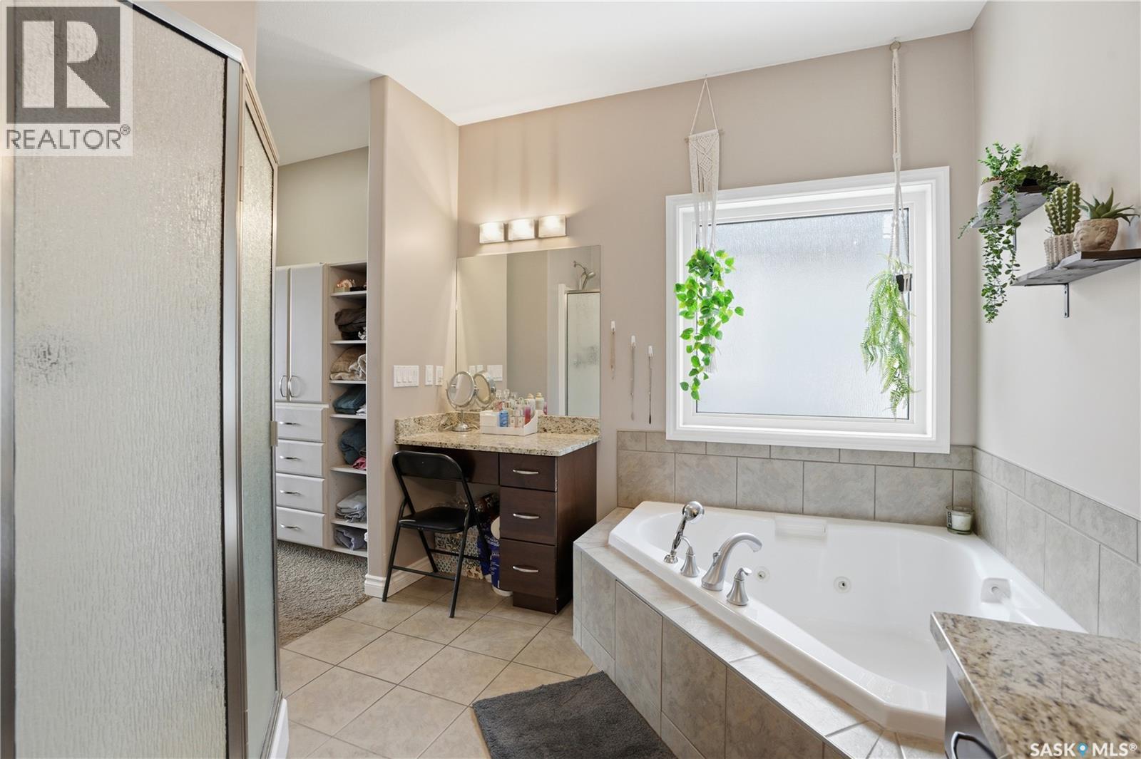 234 Greenfield Crescent, Saskatoon, SK - Indoor Photo Showing Bathroom