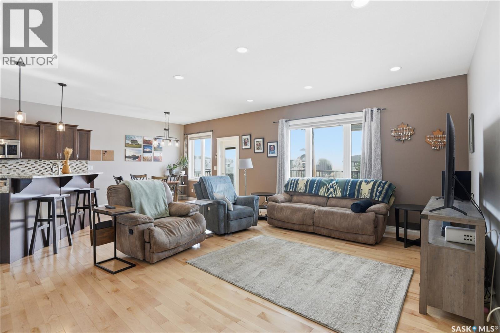 234 Greenfield Crescent, Saskatoon, SK - Indoor Photo Showing Living Room