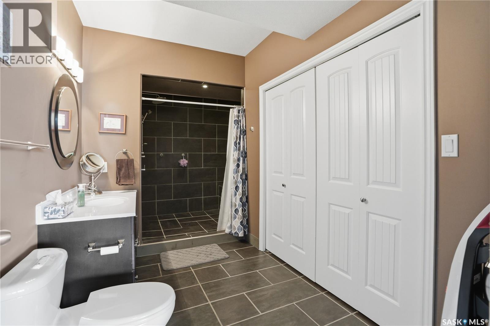 234 Greenfield Crescent, Saskatoon, SK - Indoor Photo Showing Bathroom