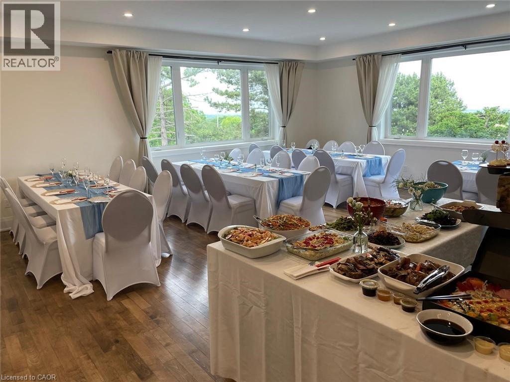 2019 Dundas Street, Burlington, ON - Indoor Photo Showing Dining Room