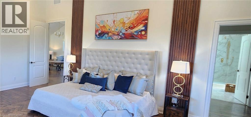 2019 Dundas Street, Burlington, ON - Indoor Photo Showing Bedroom