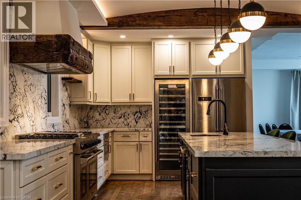 2019 Dundas Street, Burlington, ON - Indoor Photo Showing Kitchen With Upgraded Kitchen